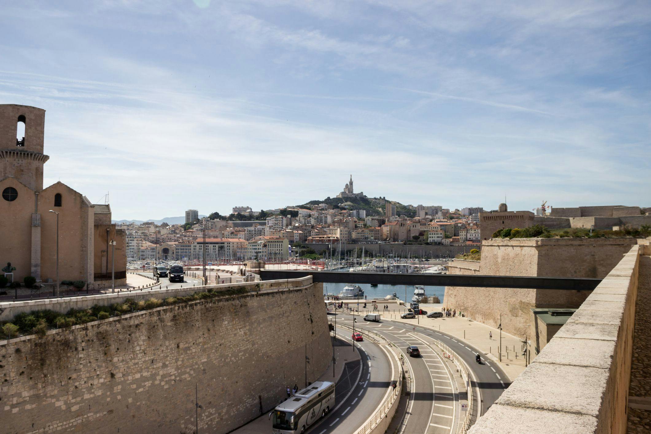 Boulevard faisant partie du périmètre de la ZFE de Marseille