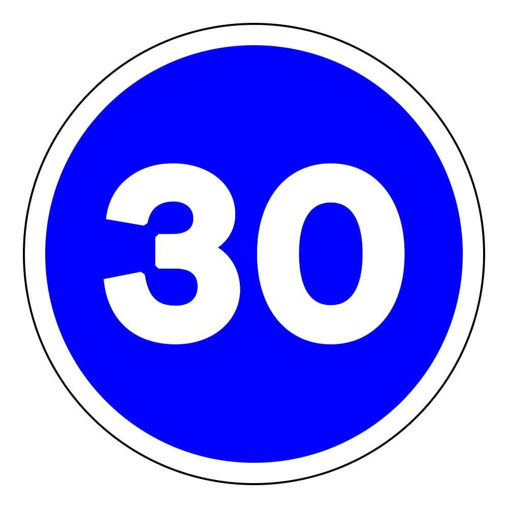 Ce panneau impose aux usagers de circuler à une vitesse minimale de 30 km/h. Il est généralement utilisé sur des voies où une vitesse trop faible pourrait gêner la circulation. ©Roole
