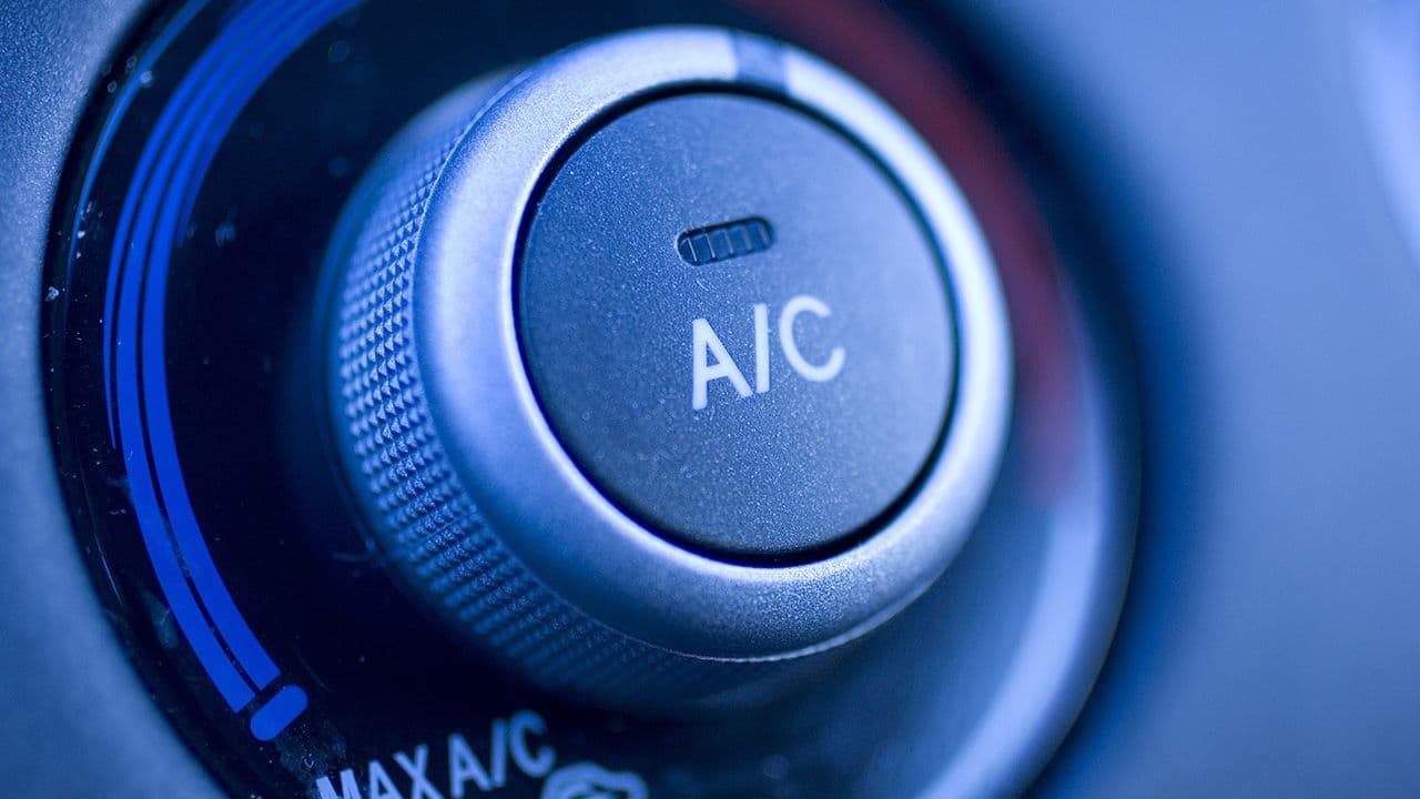 Bouton de dégivrage de la voiture : comment l'utiliser ?