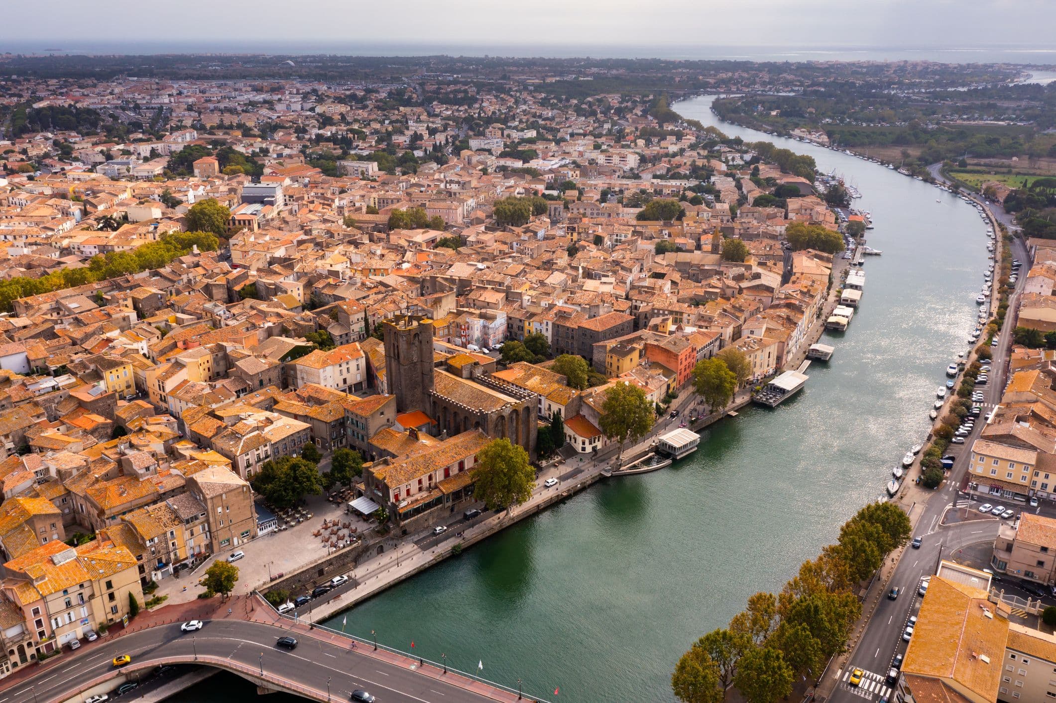 Vue aérienne d'Agde, dans l'Hérault. 