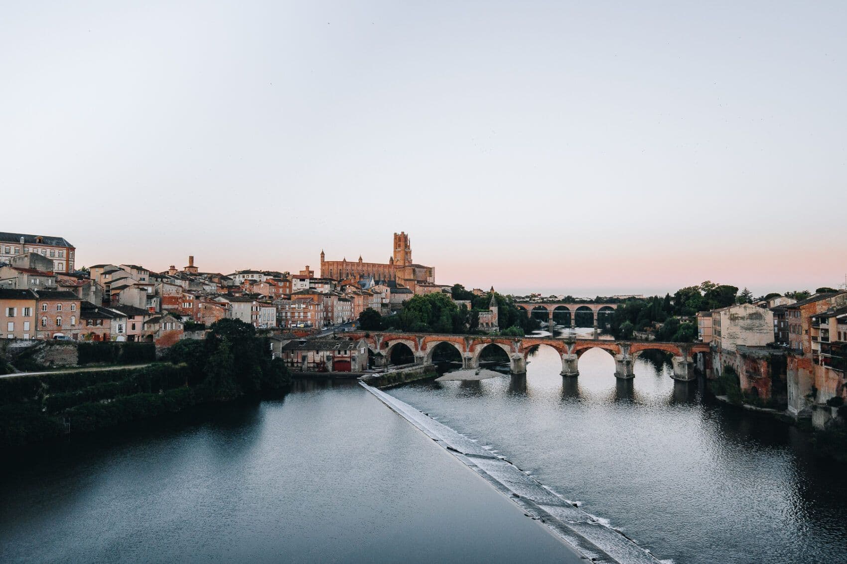 Point de vue sur le centre-ville depuis le vieux pont. ©hello travelers