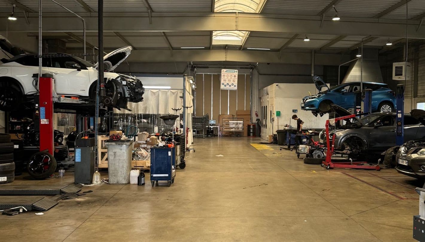 Atelier Nissan à Annonay, qui pratique le diagnostic sécurité sur les voitures de ses clients
