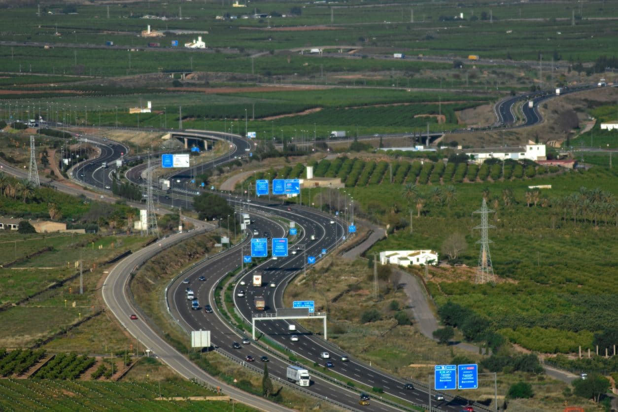 Vue aérienne de l'autoroute A7