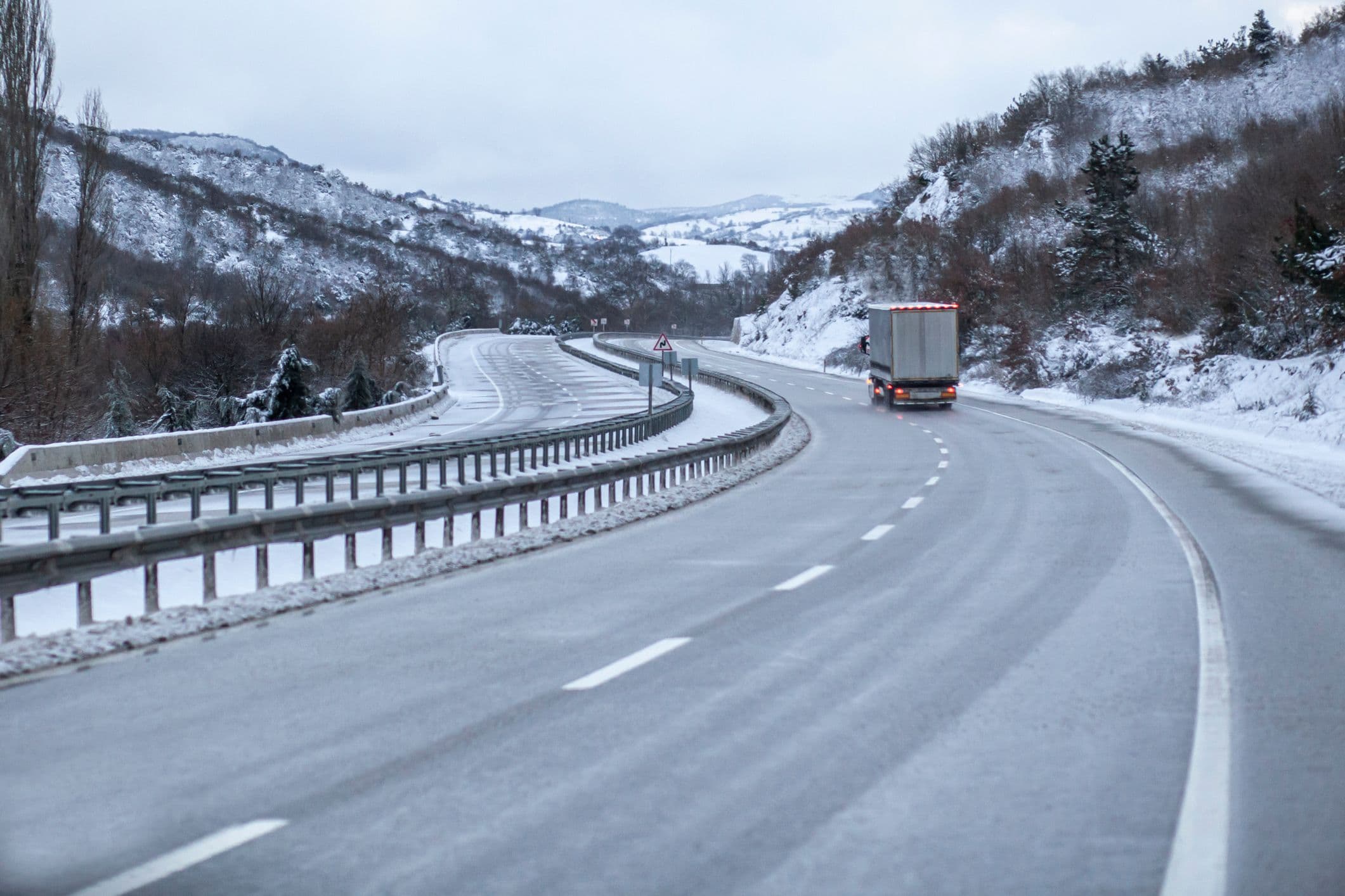 Autoroute enneigée