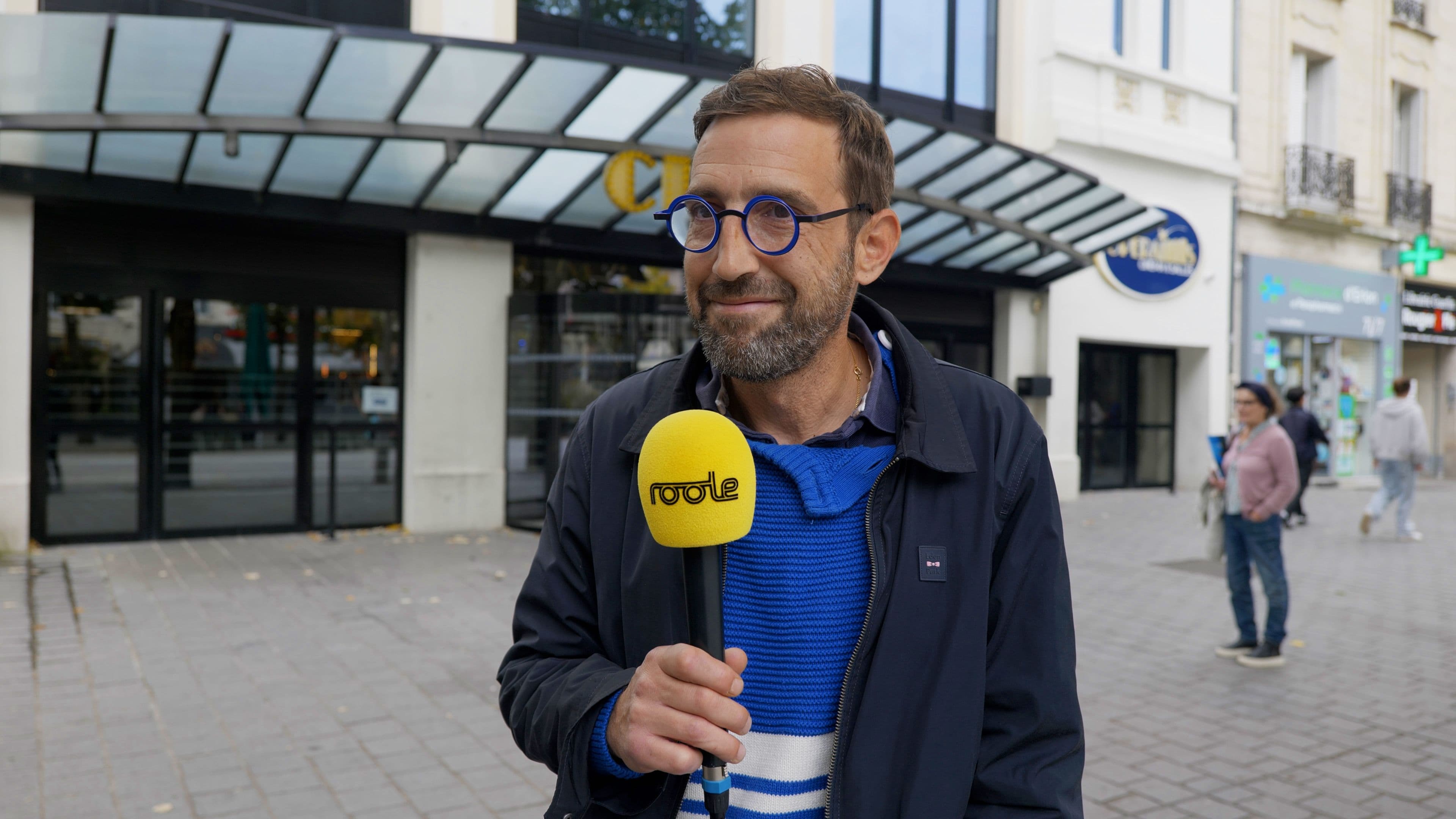 Un passant interrogé par Roole dans les rues du centre-ville de Reims.