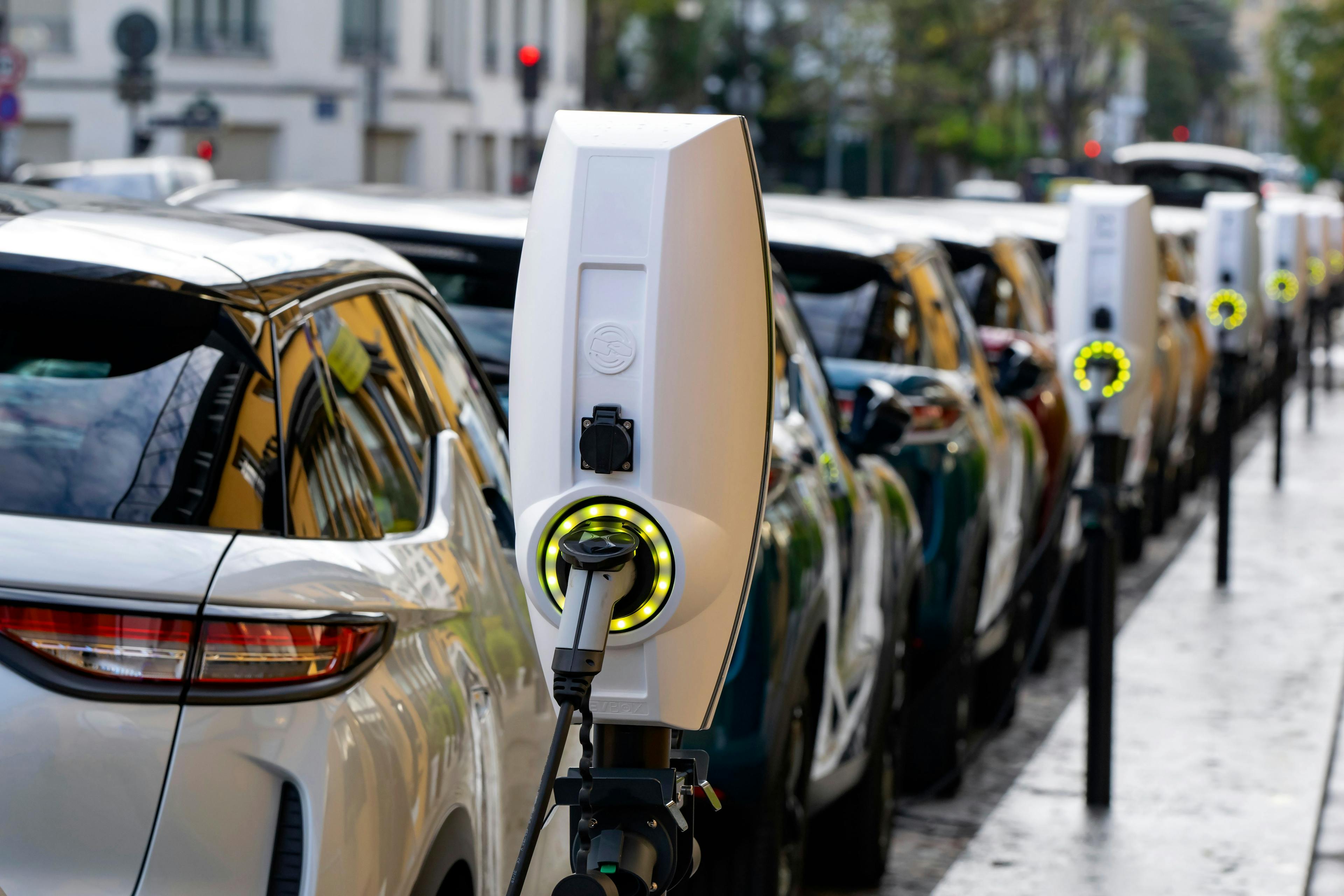 Bornes de recharge pour véhicules électriques ou hybrides rechargeables