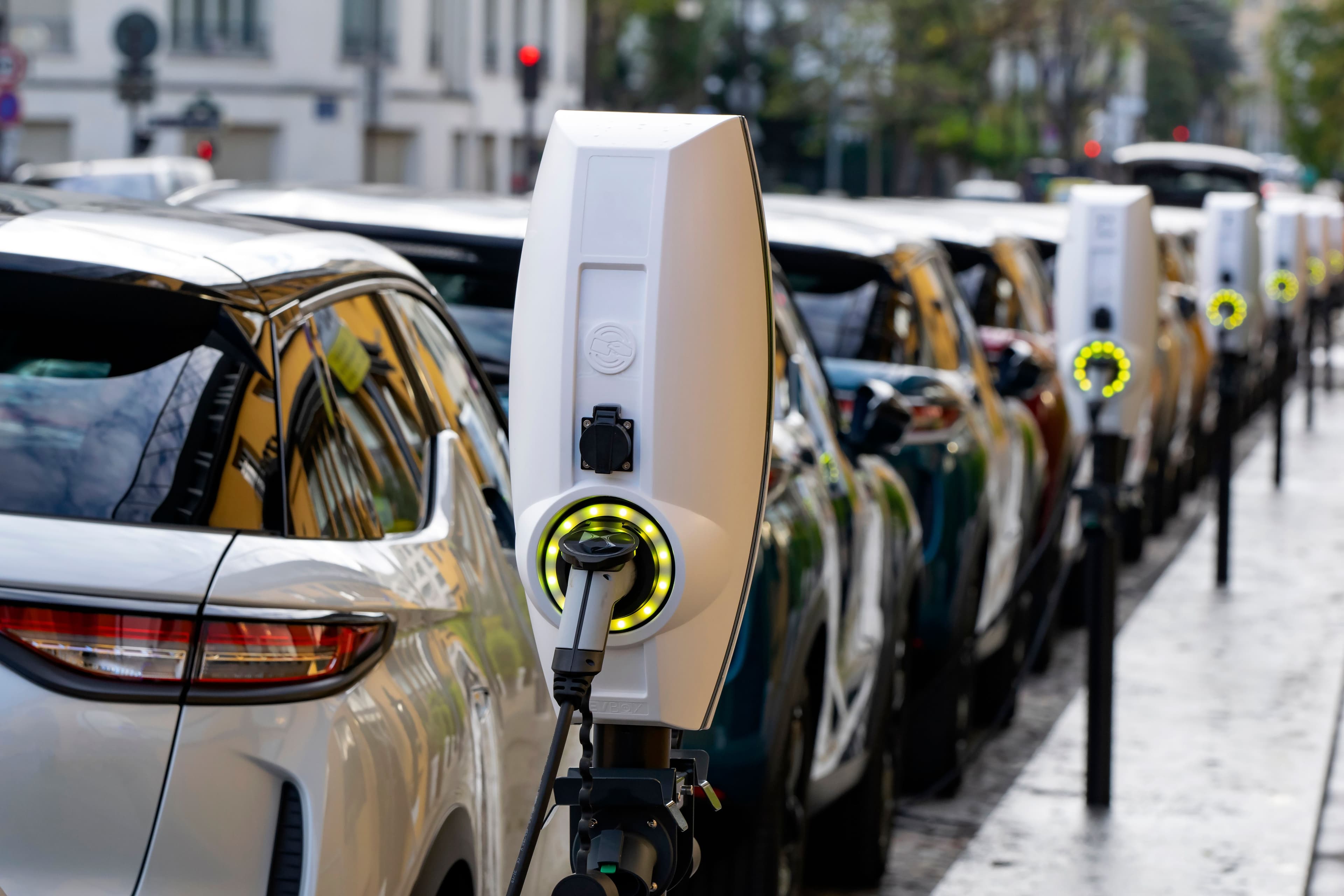 Voitures électriques: les tarifs à la recharge des bornes rapides en plein  boom - l'Opinion