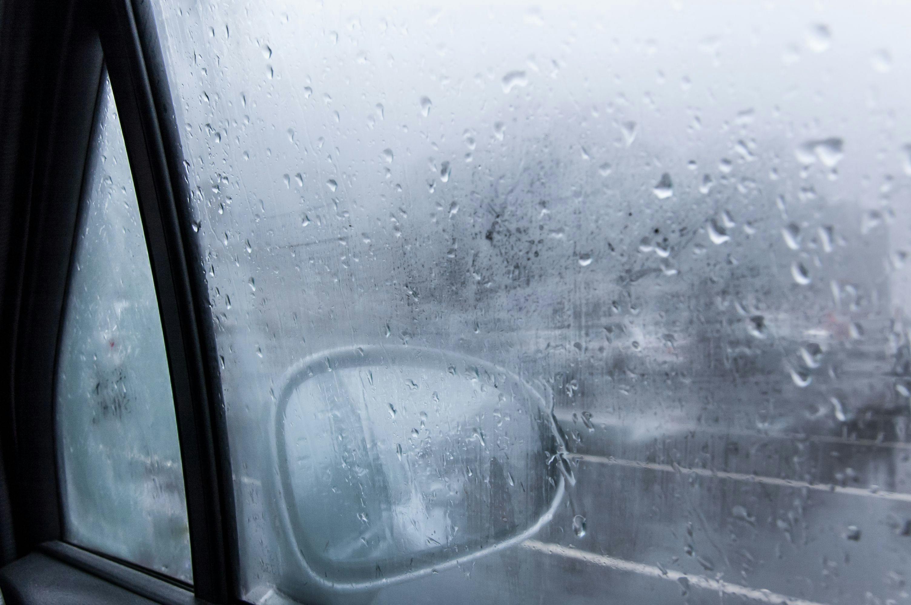 Comment dégivrer les vitres de votre voiture en moins de 2 minutes?