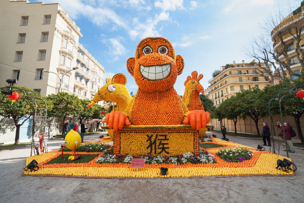 Oranges et citrons à foison pour le Carnaval de Menton et ses structures impressionnantes !