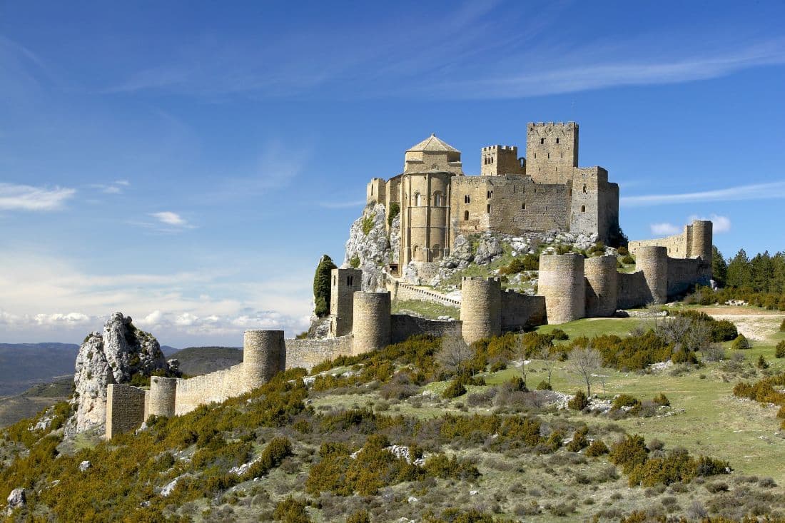Le château de Loarre, perché sur les hauteurs. ©Turismo de Aragon