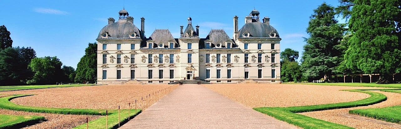 L’exposition permanente “Les Secrets de Moulinsart” rappelle comment Hergé s’est inspiré du Château de Cheverny pour dessiner Moulinsart. @ChâteaudeCheverny