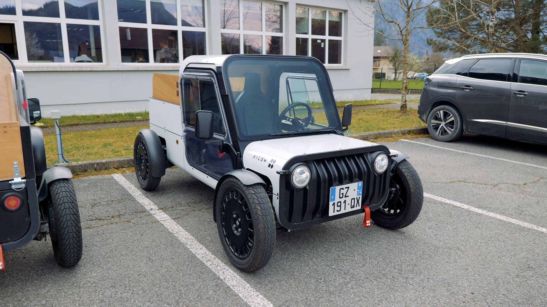 La Bagnole de Kilow pèse environ 400 kg et a une autonomie allant jusqu'à 135 km. ©Roole