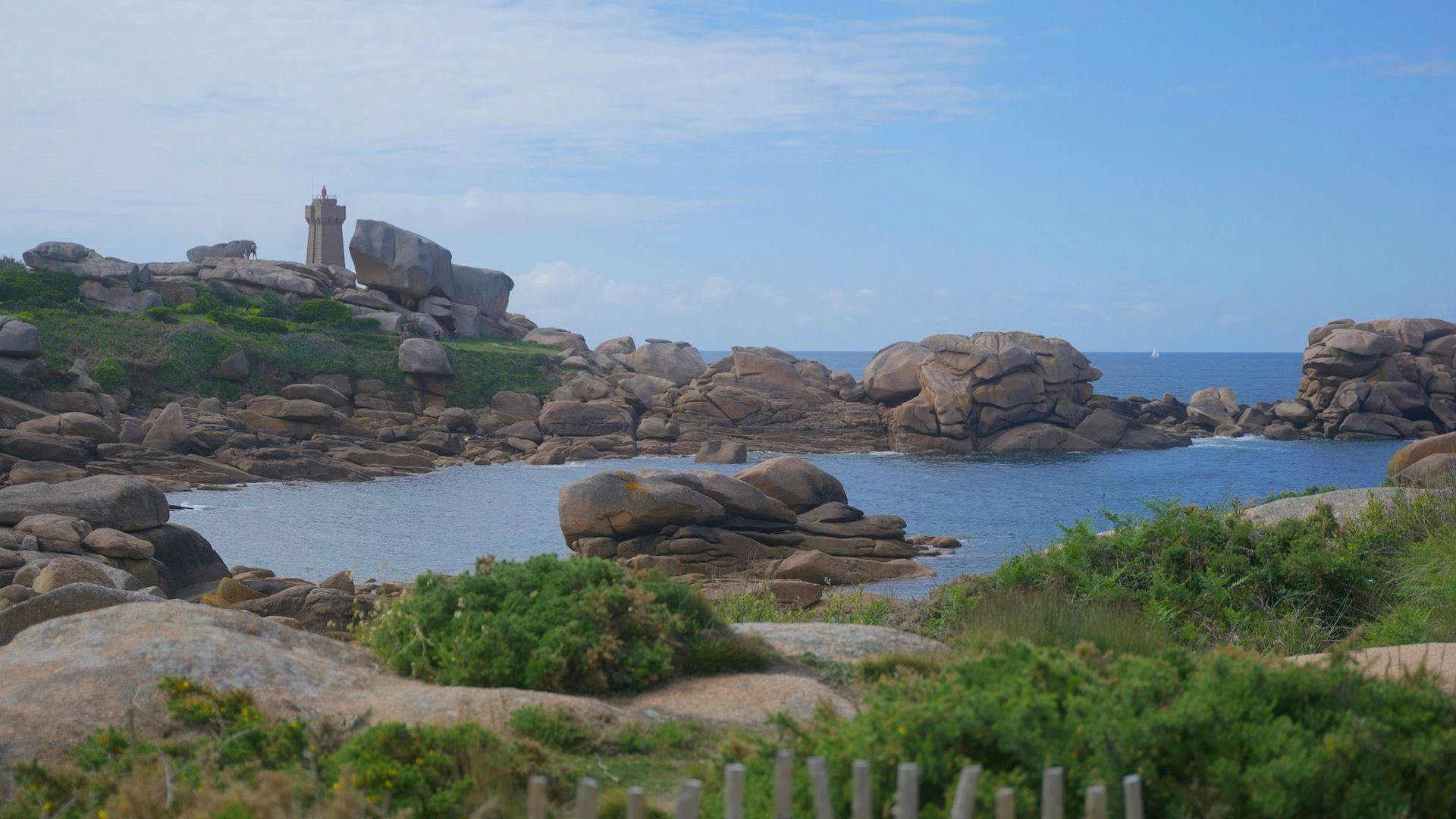 Les paysages de la Côte de Granit Rose vous laisseront sans voix... ©Roole