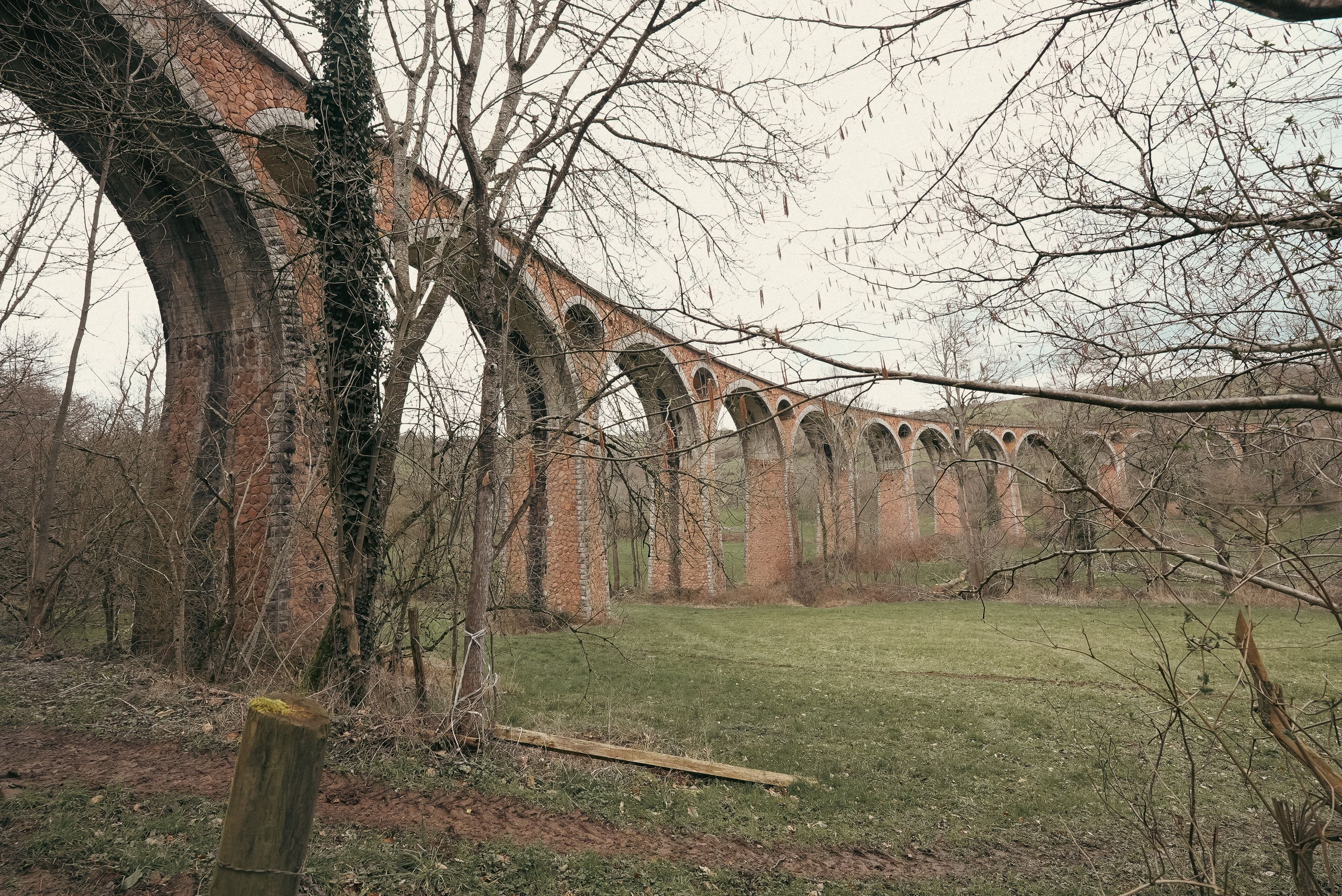 Halte au viaduc de Padègues, où on imaginerait presque voir passer le Poudlard Express. ©Roole