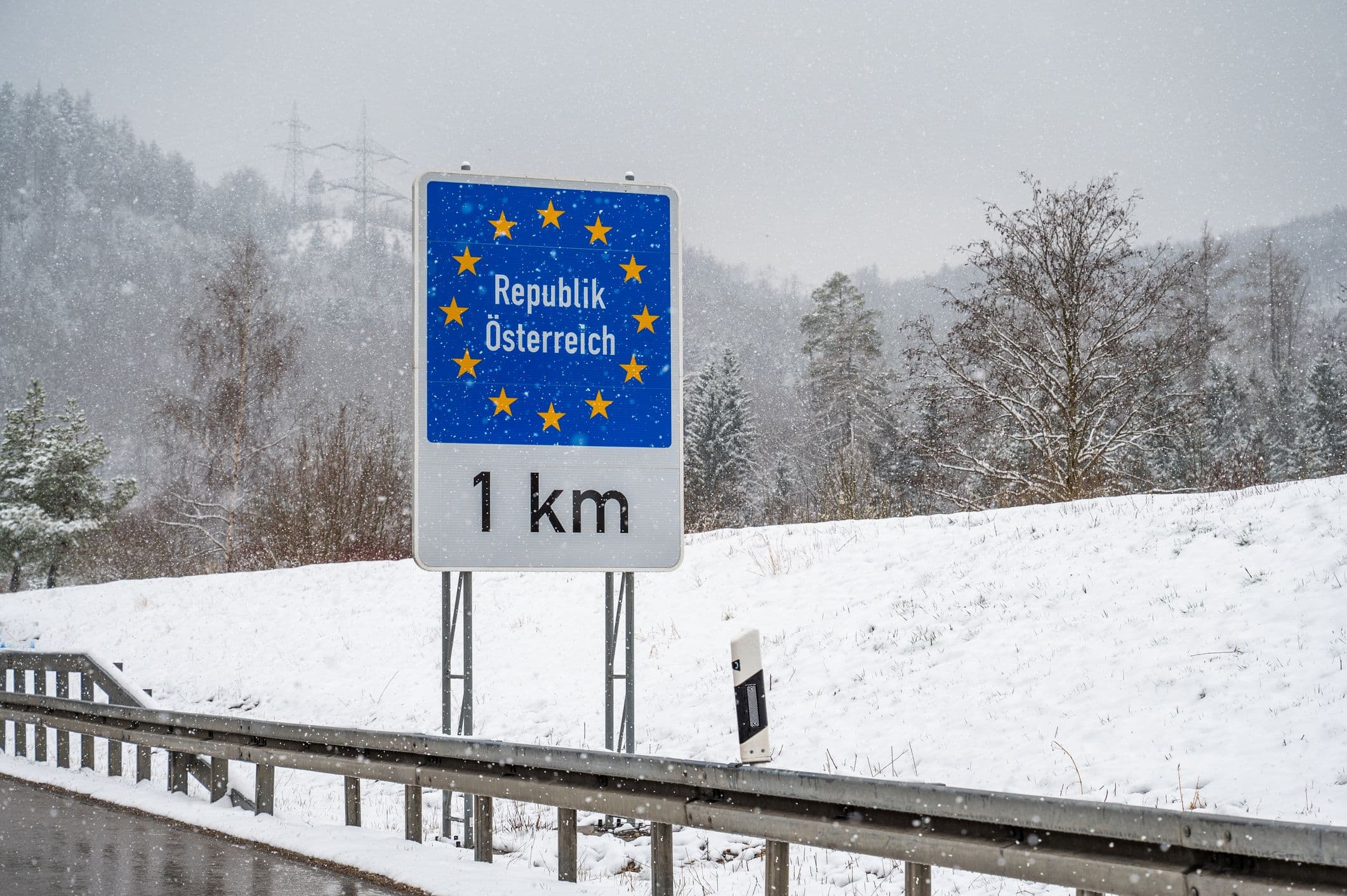 Panneau annonçant l'entrée en Autriche