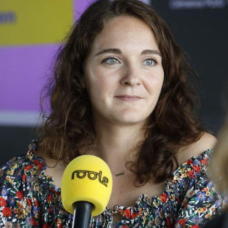 Eva Gomez journaliste pour le média Roole