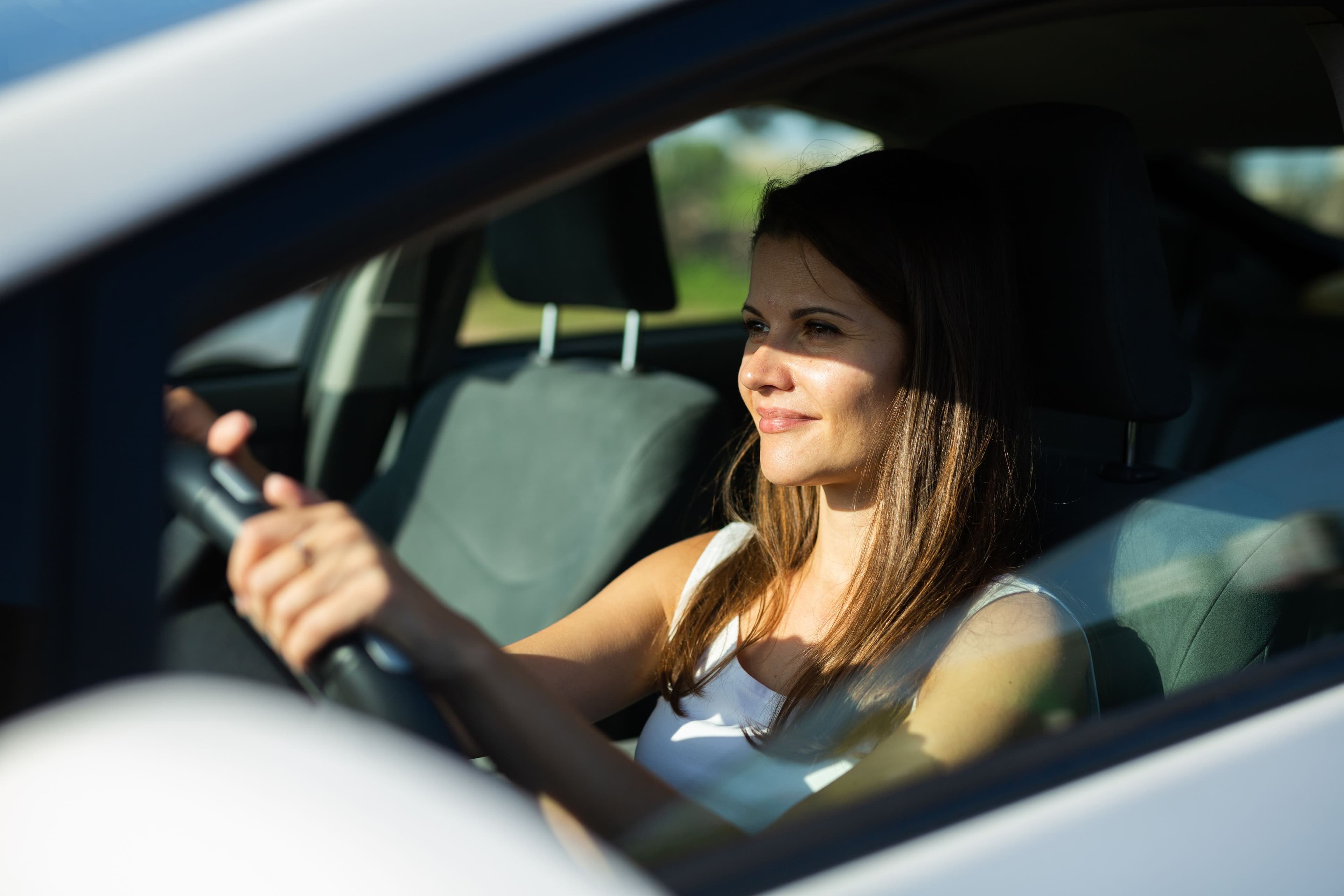 Femme qui conduit seule