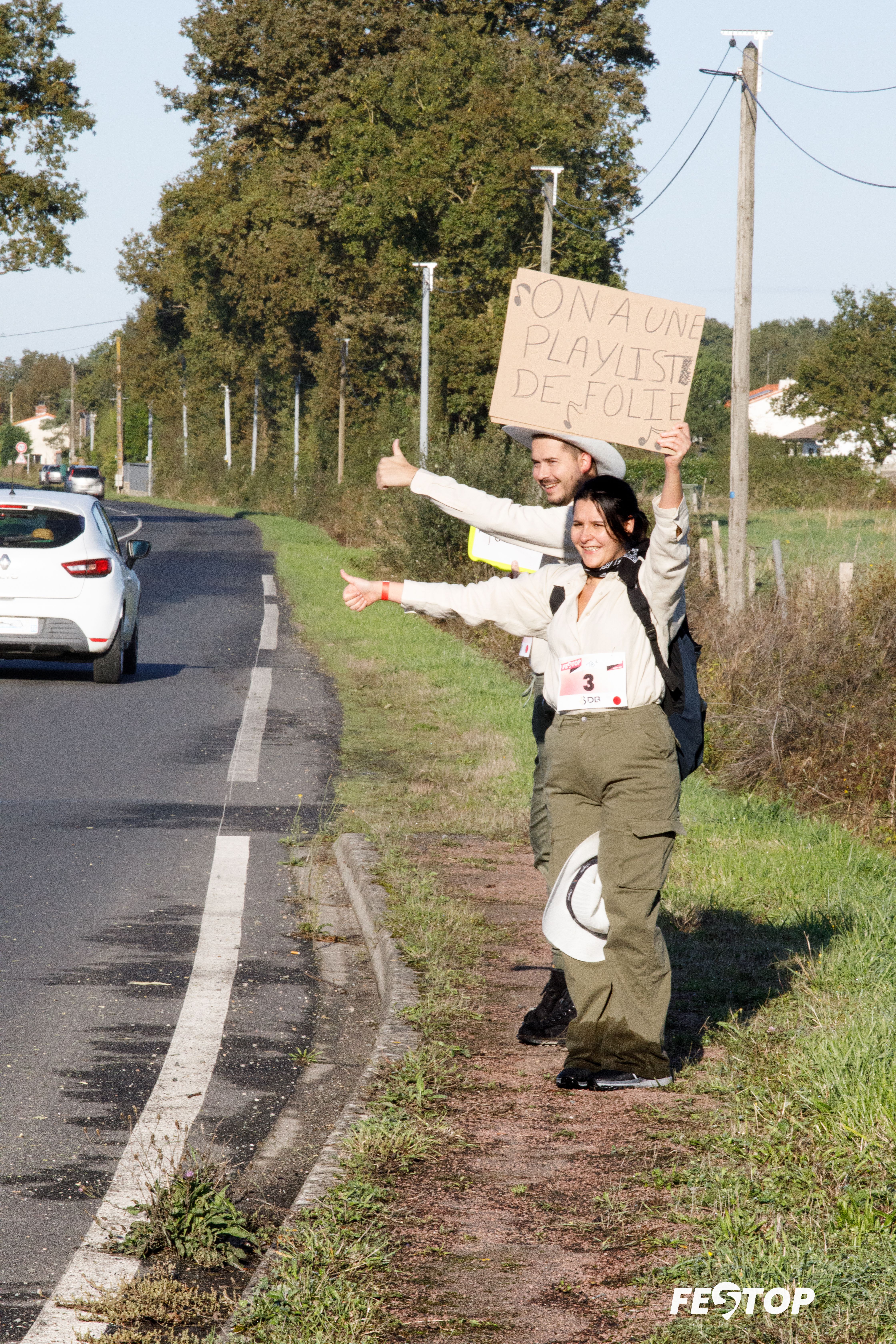 Ce défi d'autostop est l'occasion de créer du lien humain avant tout. ©Dominique Bahl