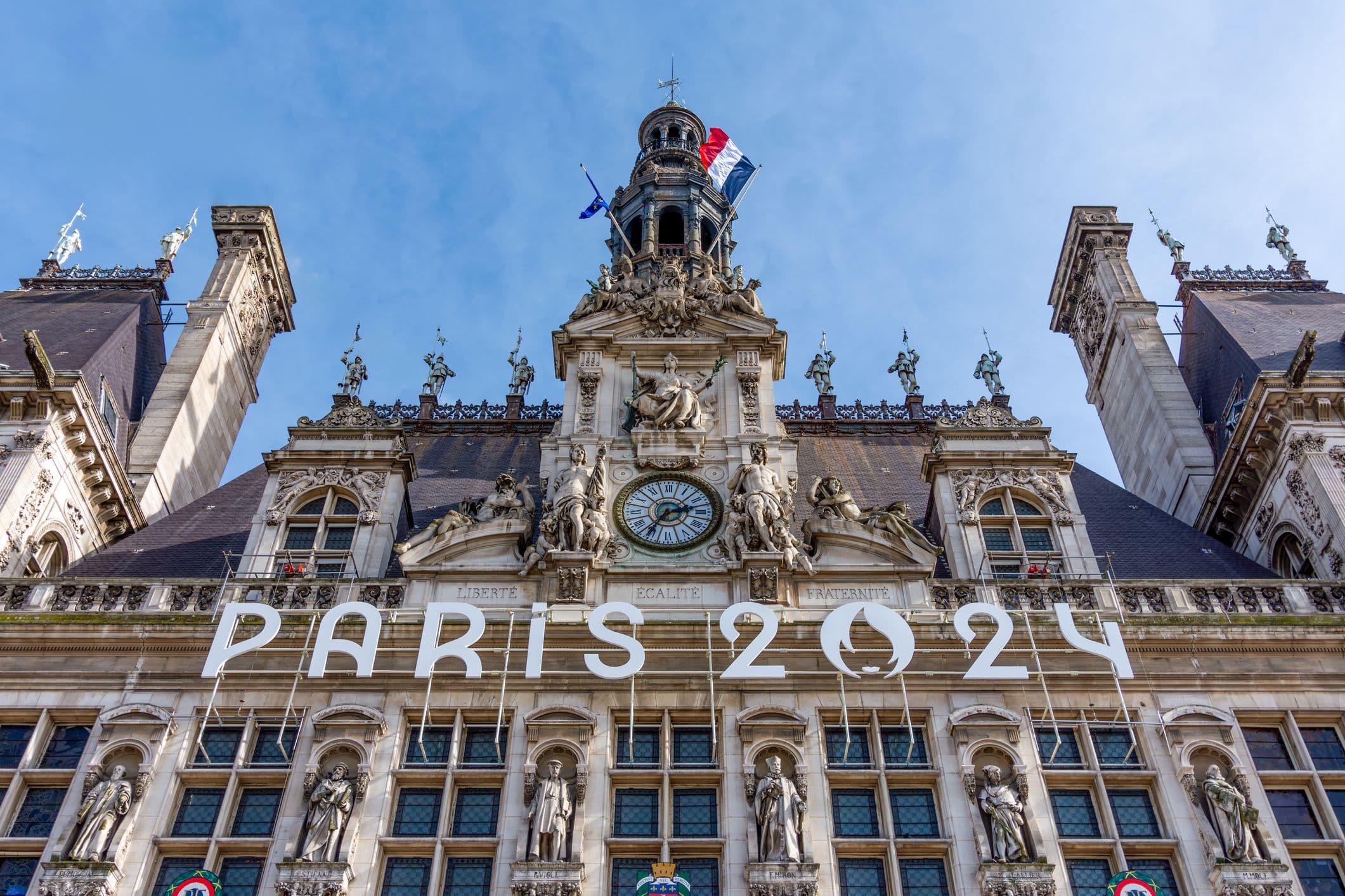 Photo de la façade de l'Hôtel de Ville de Paris pour les JO 2024