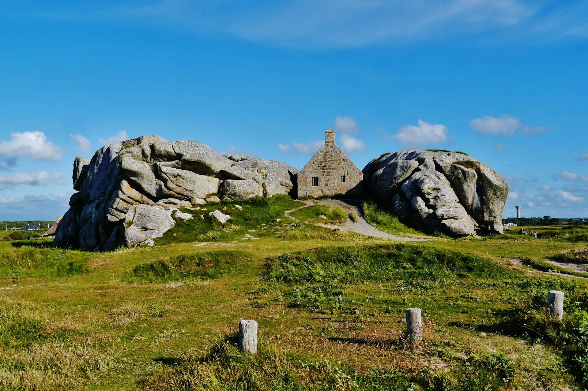 Le Corps de Garde de Meneham à Kerlouan. ©Roole