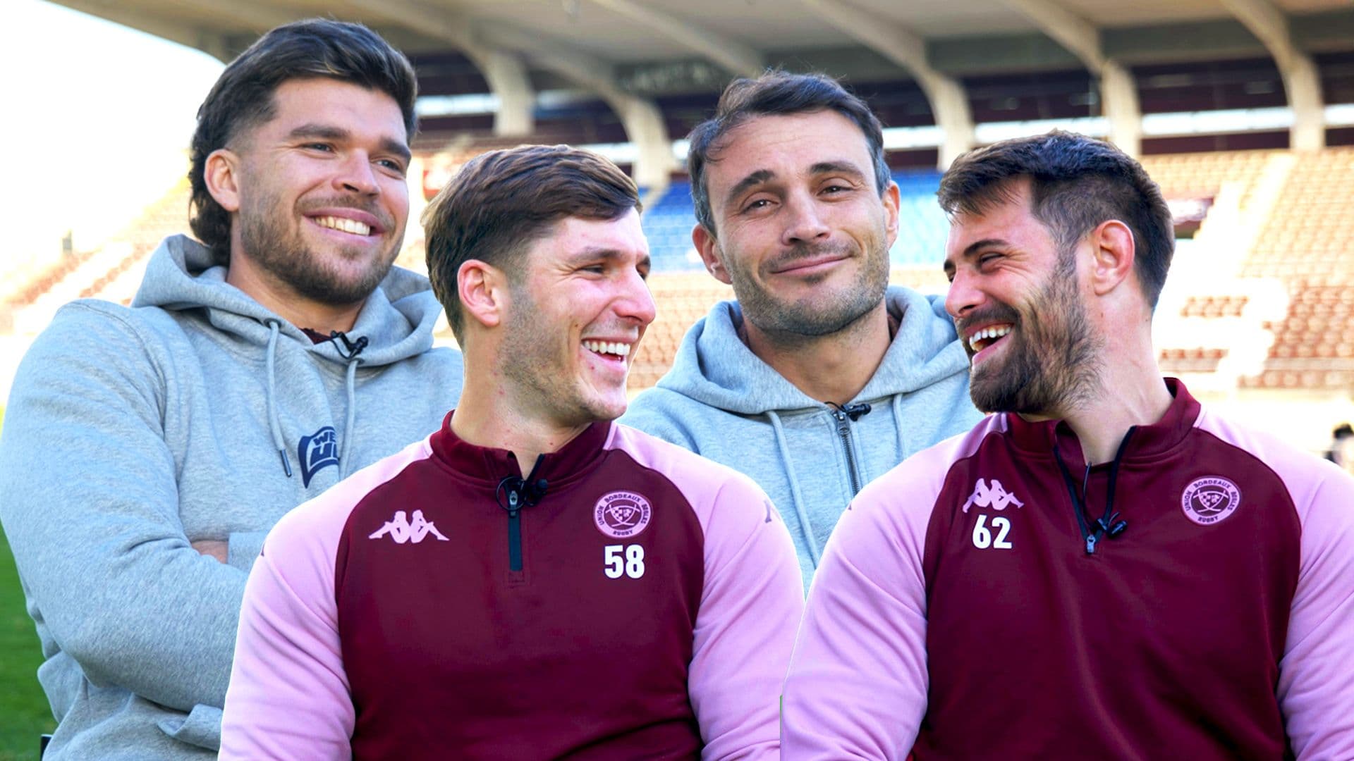 Nans Ducuing, Martin Page-Relo, Matthieu Jalibert et Arthur Rétière devinent quelques panneaux routiers !