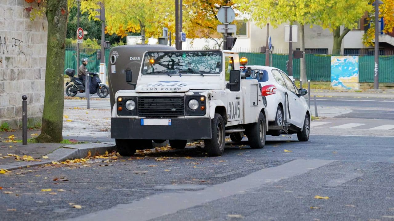 Une remorqueuse de la fourrière.