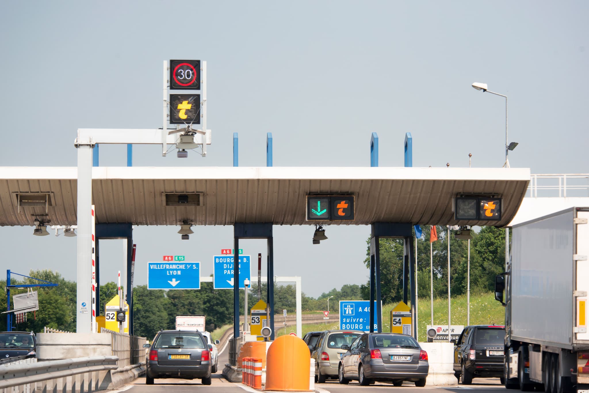 Comment connaître les tarifs des péages avant de partir en vacances