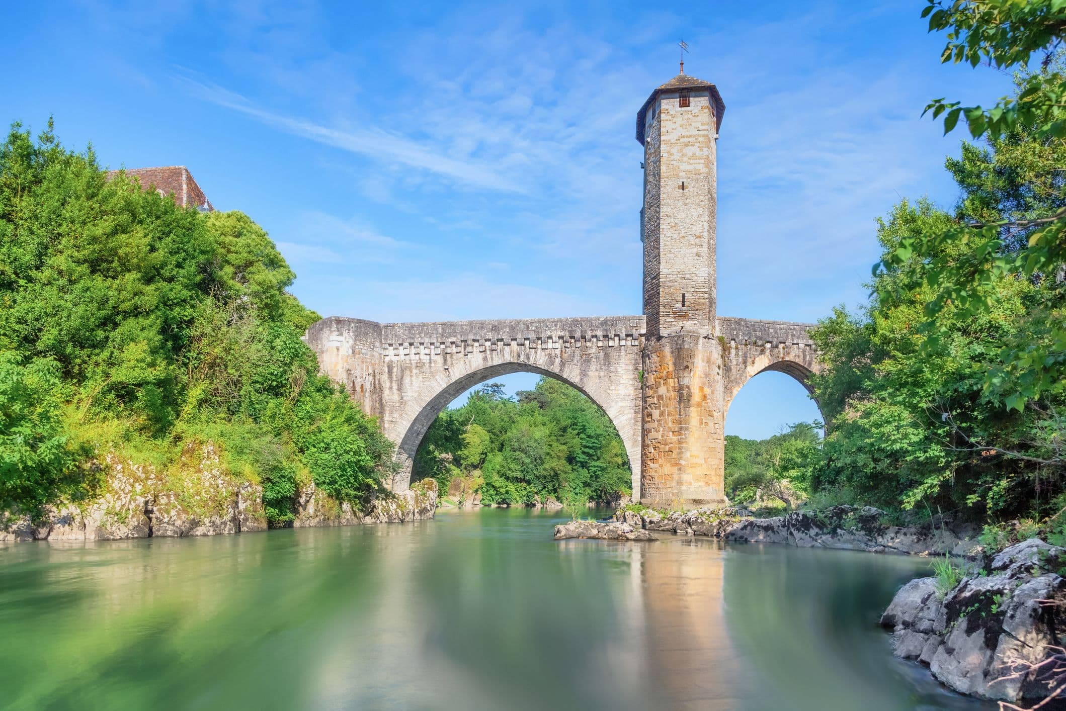 Le vieux pont d'Orthez, l'une des curiosités à voir lors d'un road trip dans le Béarn