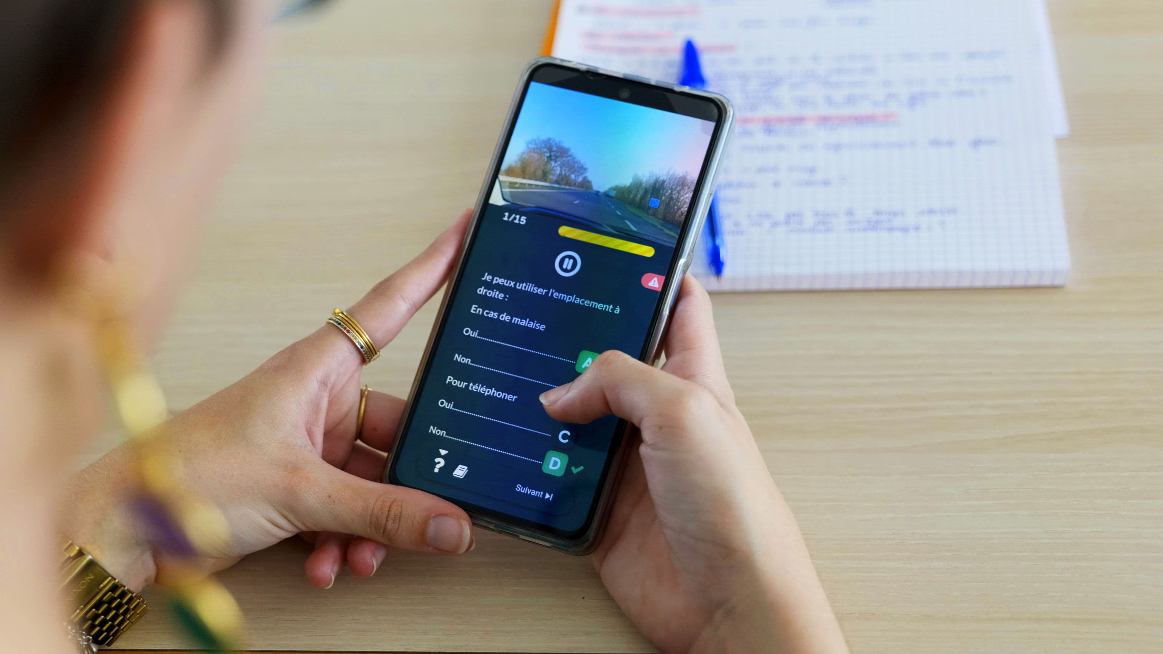 Téléphone avec l'application Codapagos