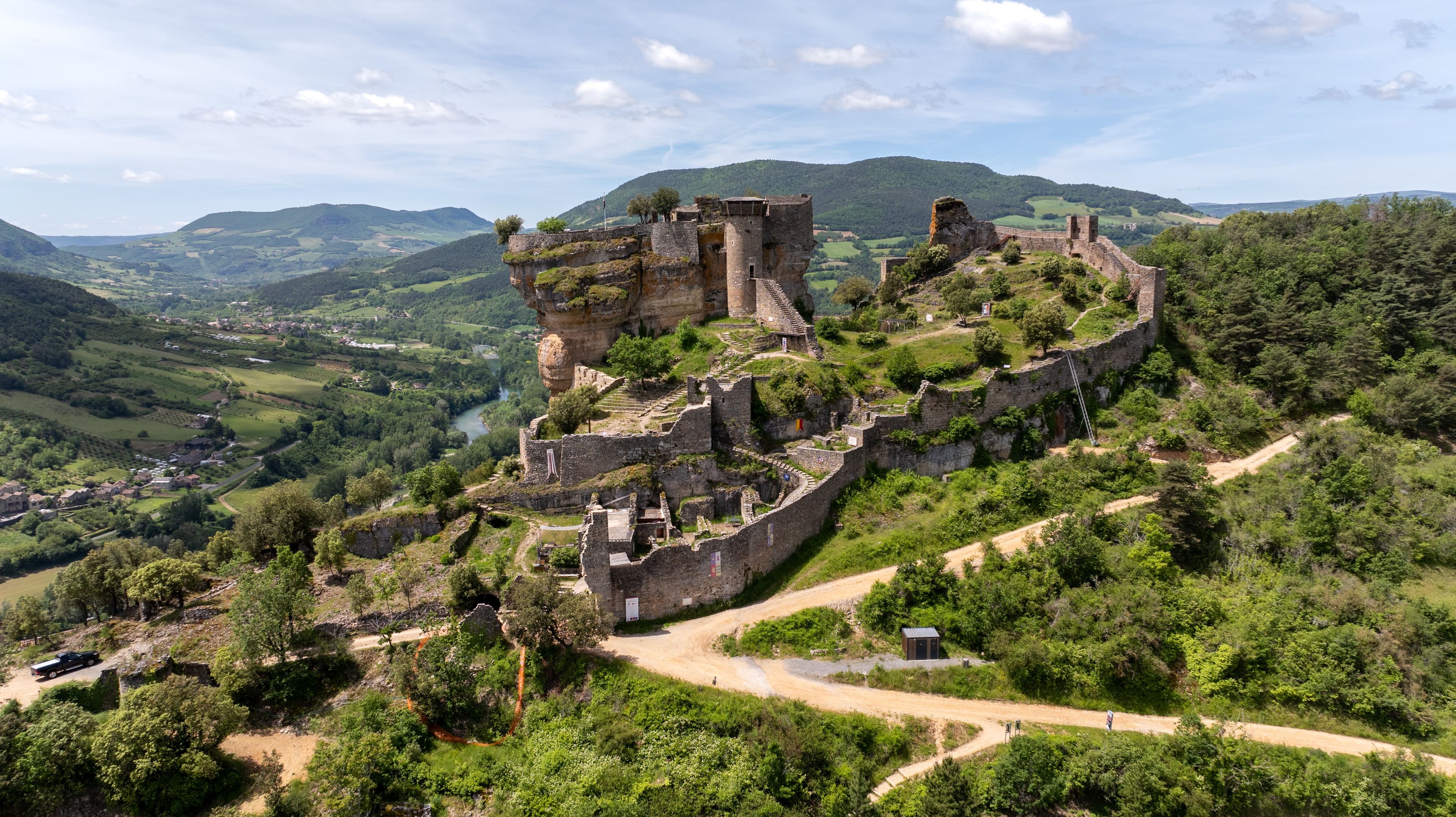 Découverte du Château de Peyrelade, dans les hauteurs. ©Roole