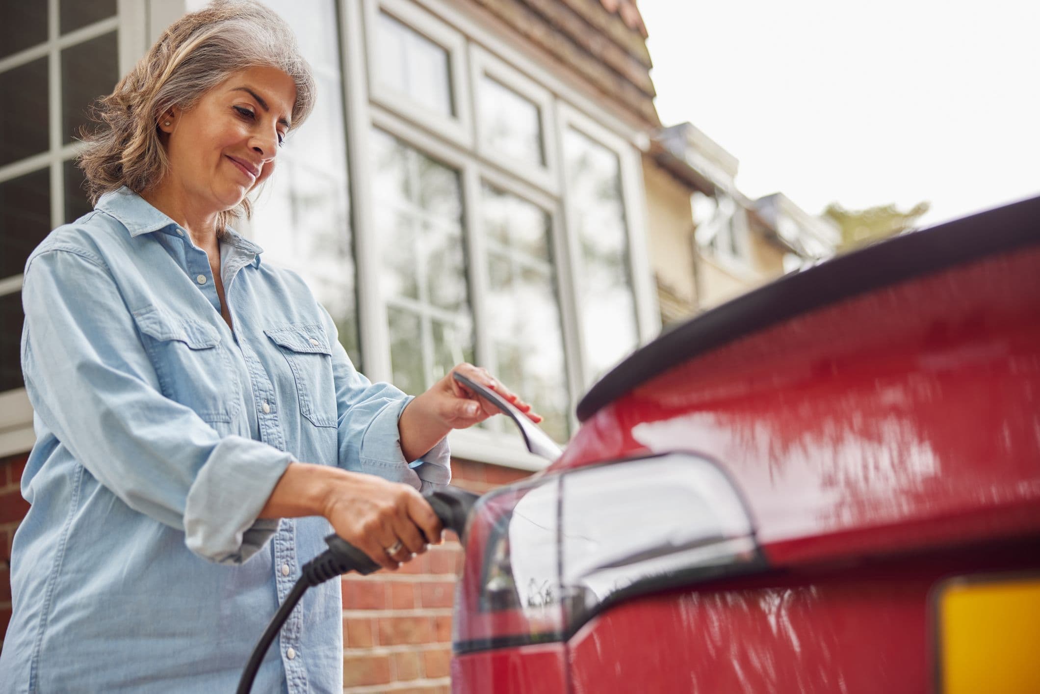 Comment recharger votre voiture électrique à domicile ? 