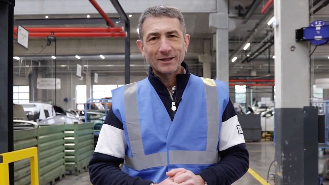 Lionel Robert en reportage pour Roole chez GPA, spécialiste du recyclage automobile