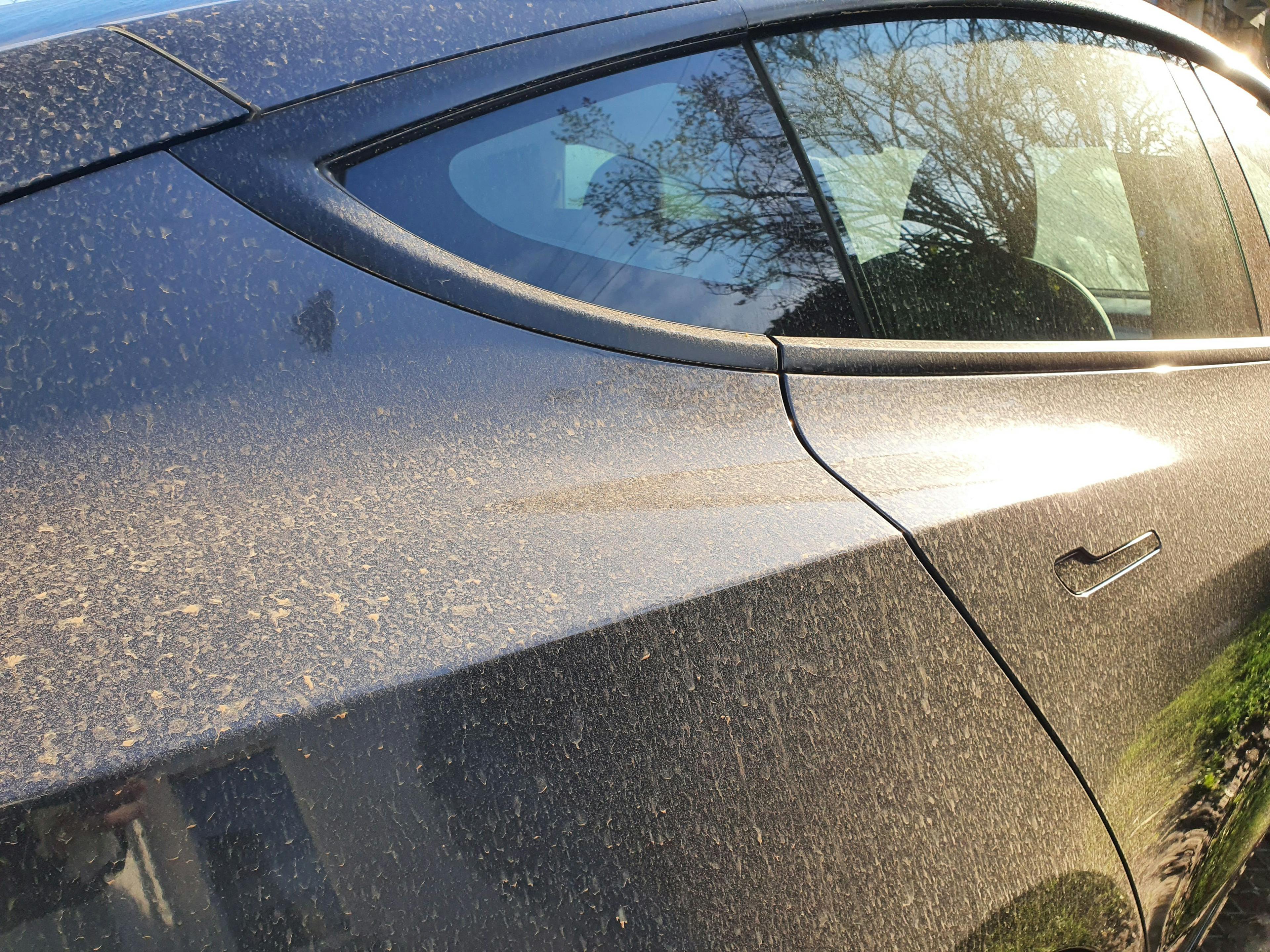 Comment laver les vitres de sa voiture ?