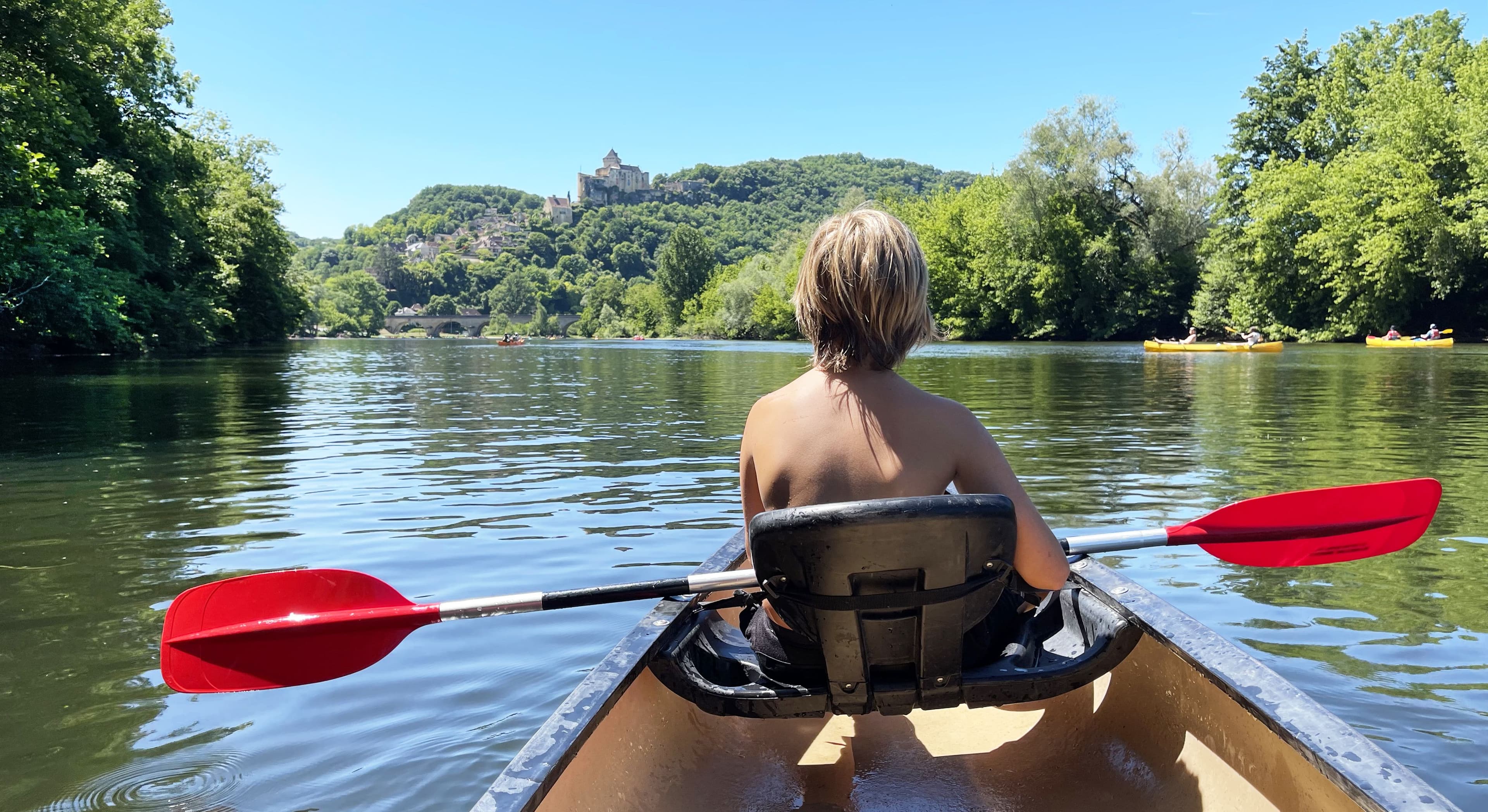 La descente de la Dordogne, l'occasion d'admirer les rives du Périgord pourpre. <strong>©</strong>margouillatphotos