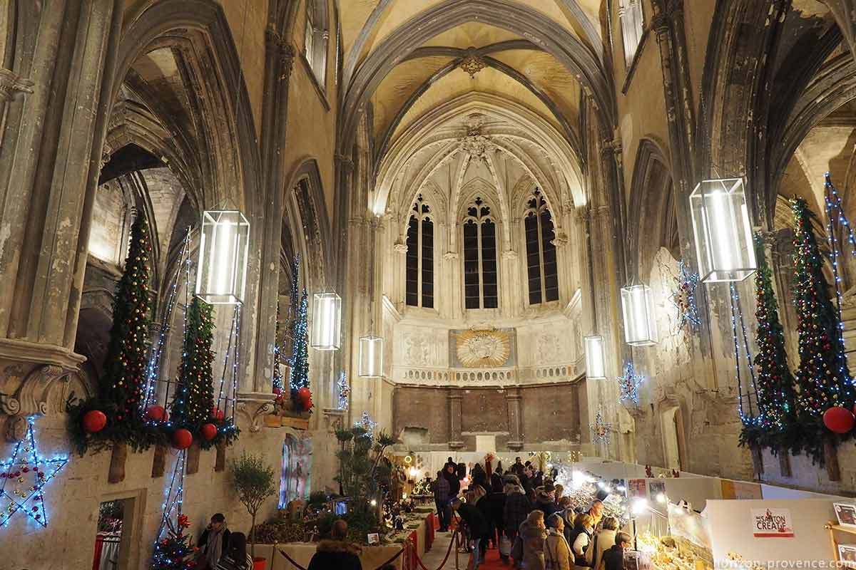 Crèche de Noël à l'Eglise des Célestins © Horizon Provence