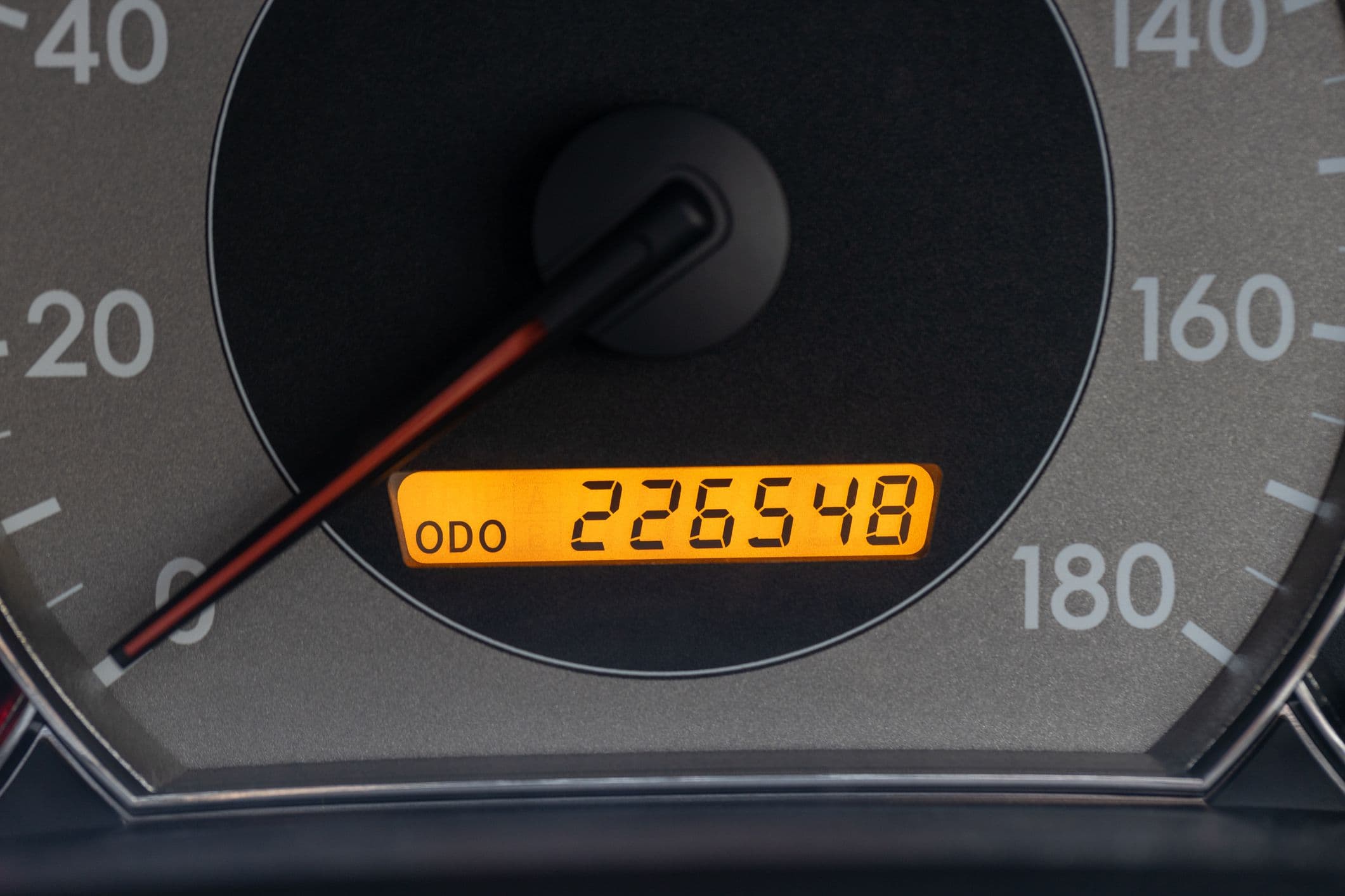 Le compteur kilométrique d'une voiture