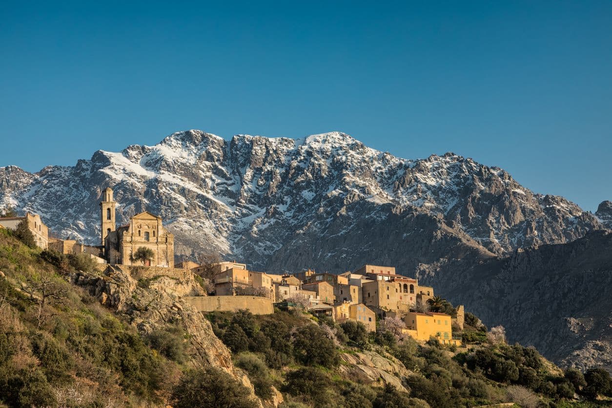 voyage france corse hiver soleil ajaccio montagne mer été 