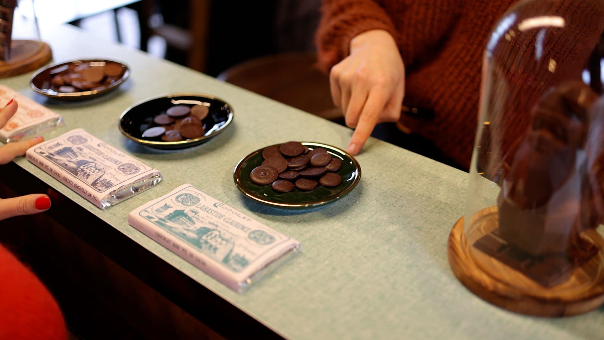 La Fabrique de Chocolat propose trois recettes, du chocolat au lait au chocolat 70 %. ©Roole