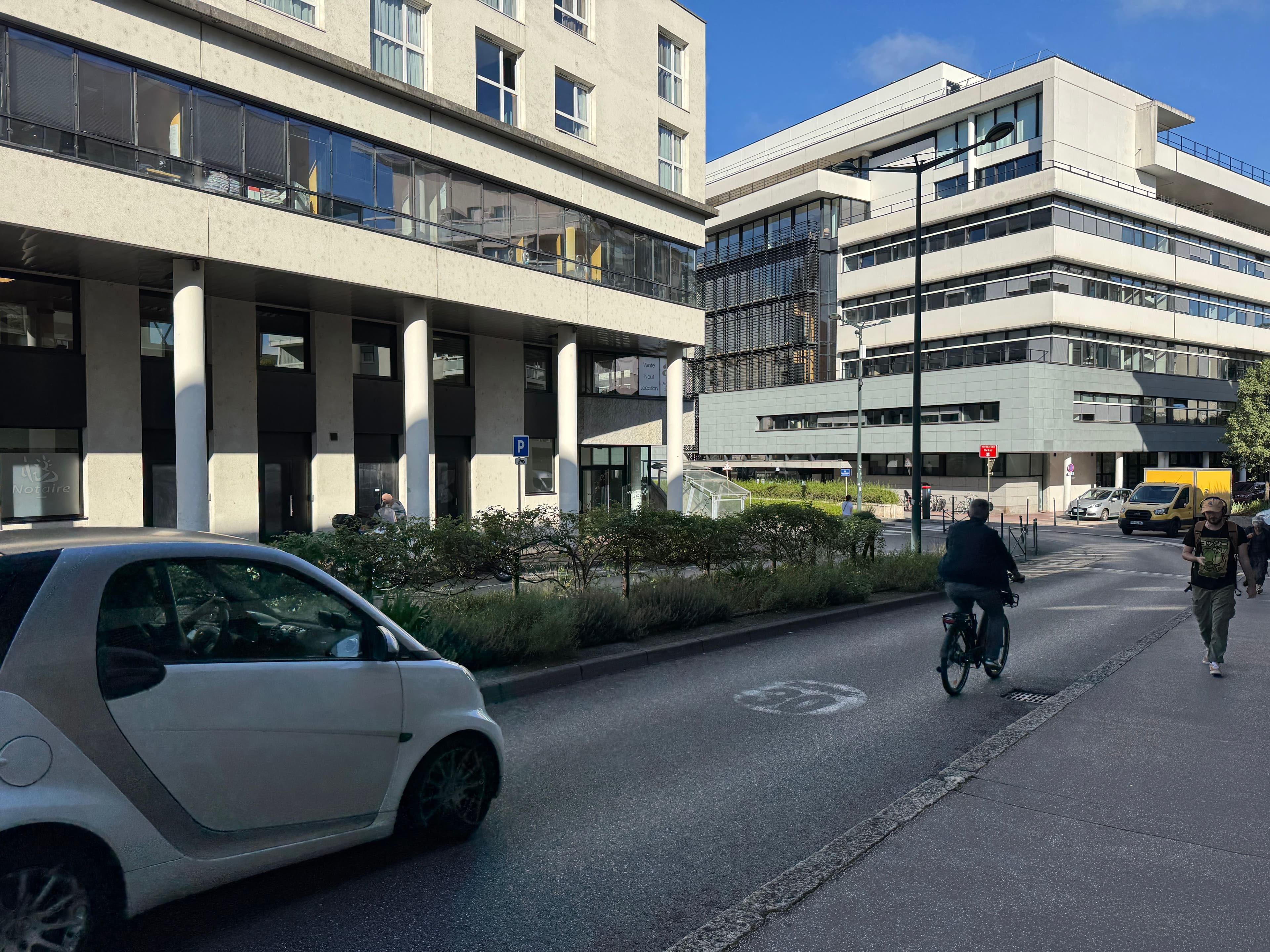 Rue d'Annecy à 30 km/h.