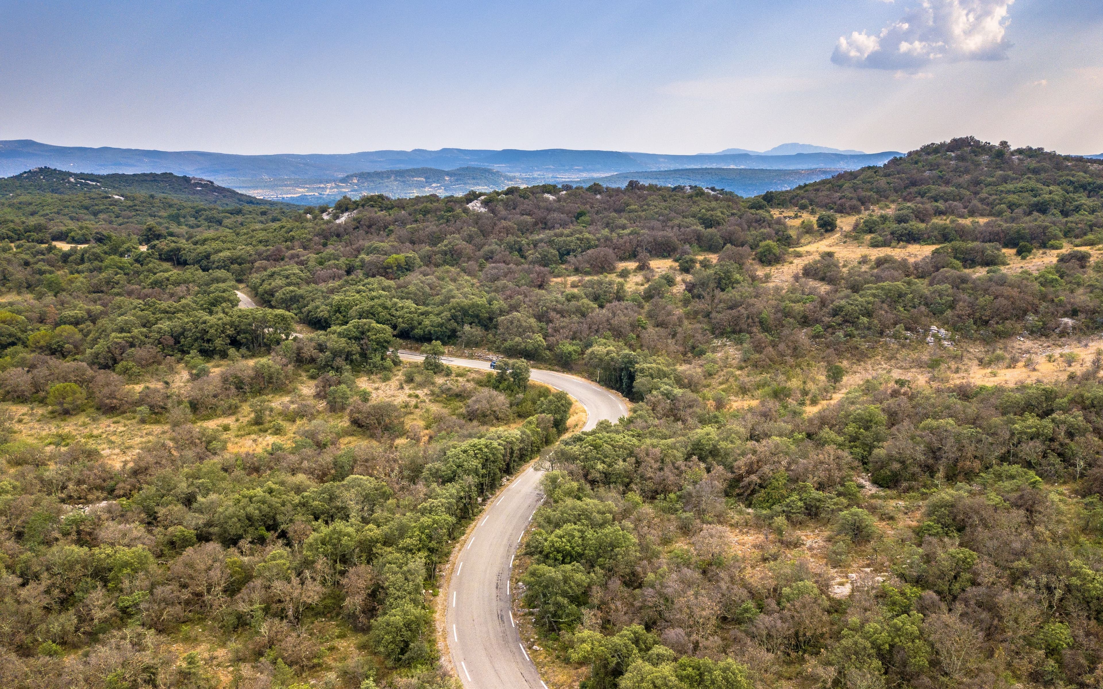 Une route dans le parc naturel des Cévennes