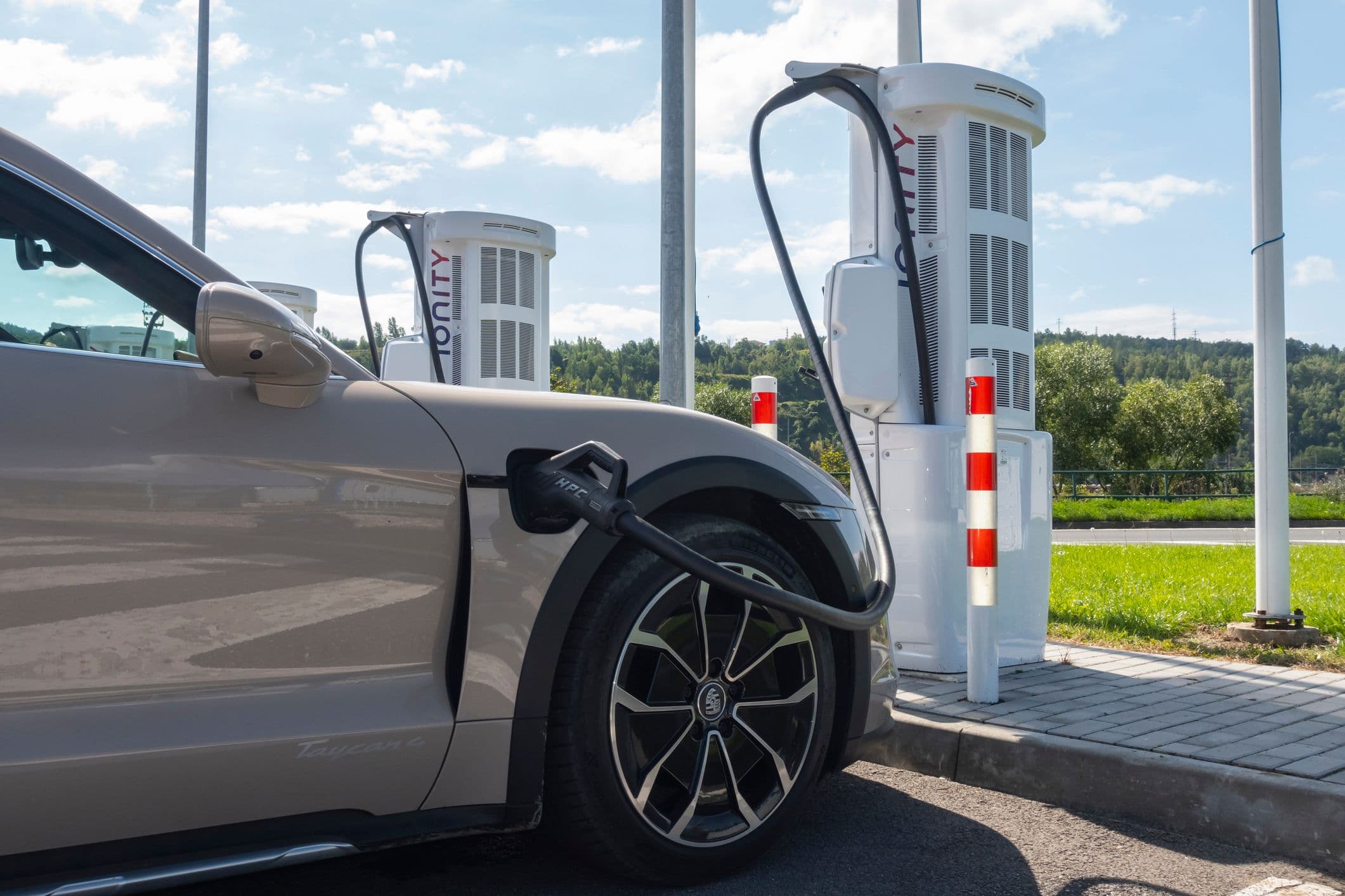 Voiture électrique : les bornes de recharge les plus rapides d