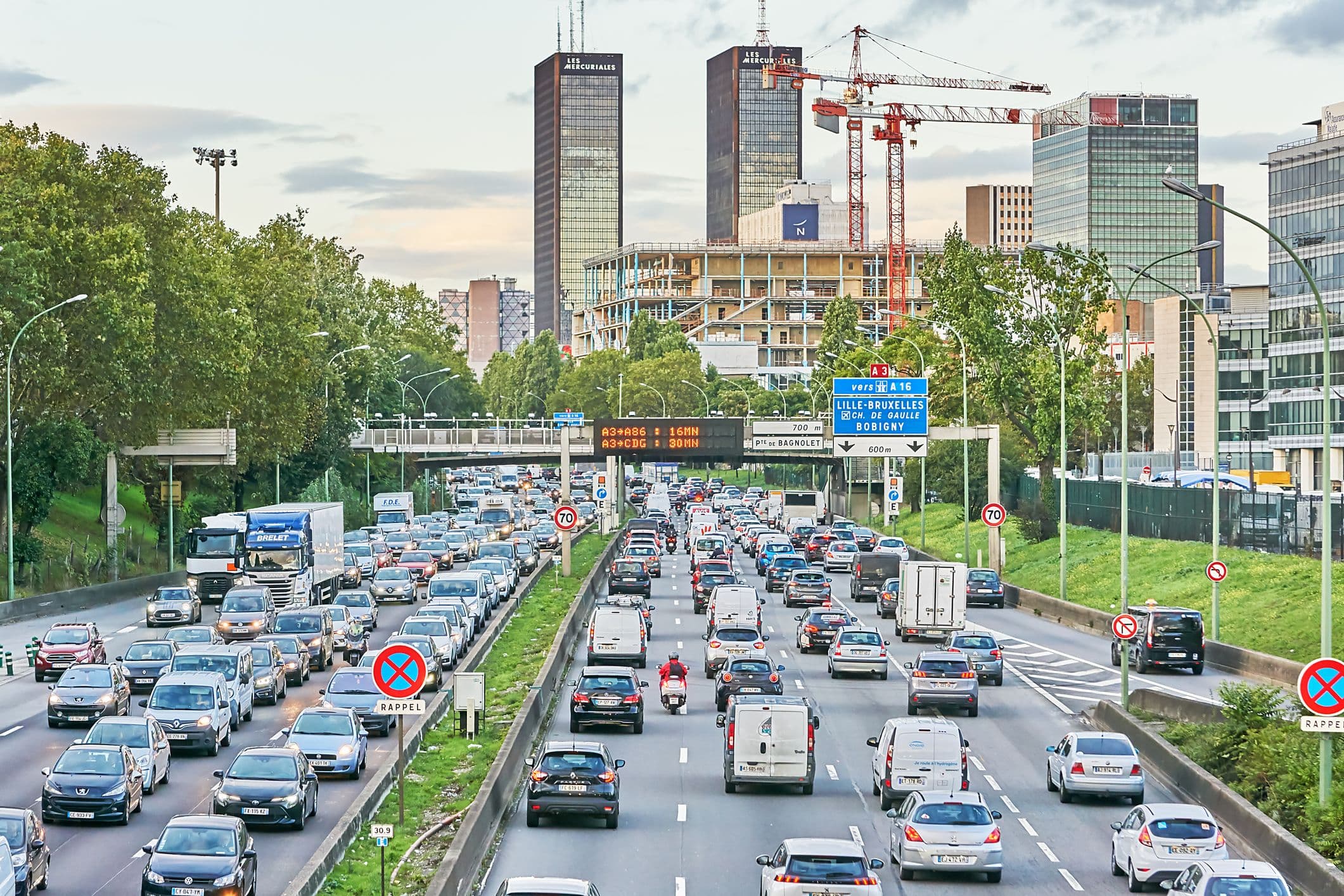 Le boulevard périphérique de Paris vers la porte de Bagnolet