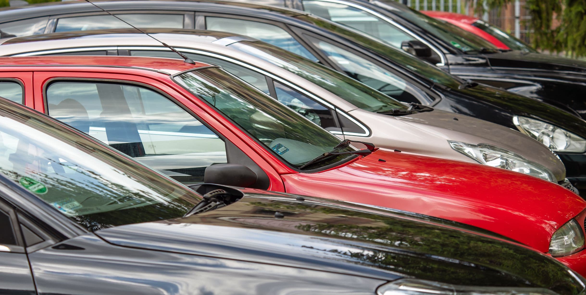 voitures sur un parking