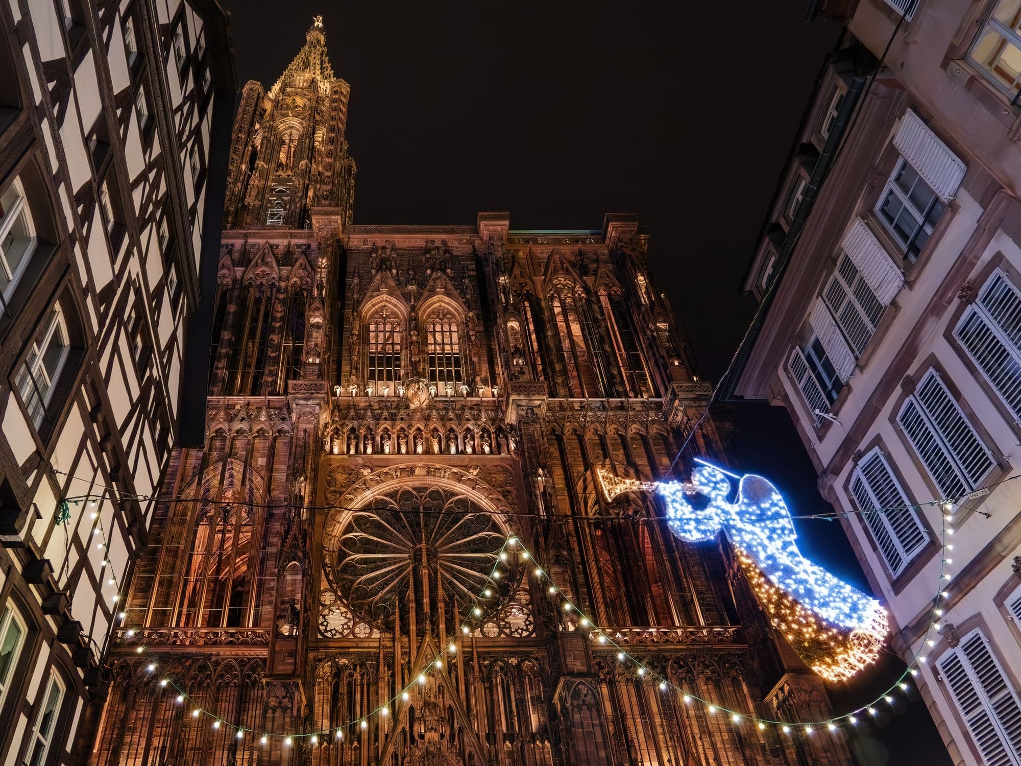 La cathédrale de Strasbourg illuminée pour Noël. ©webclipmaker