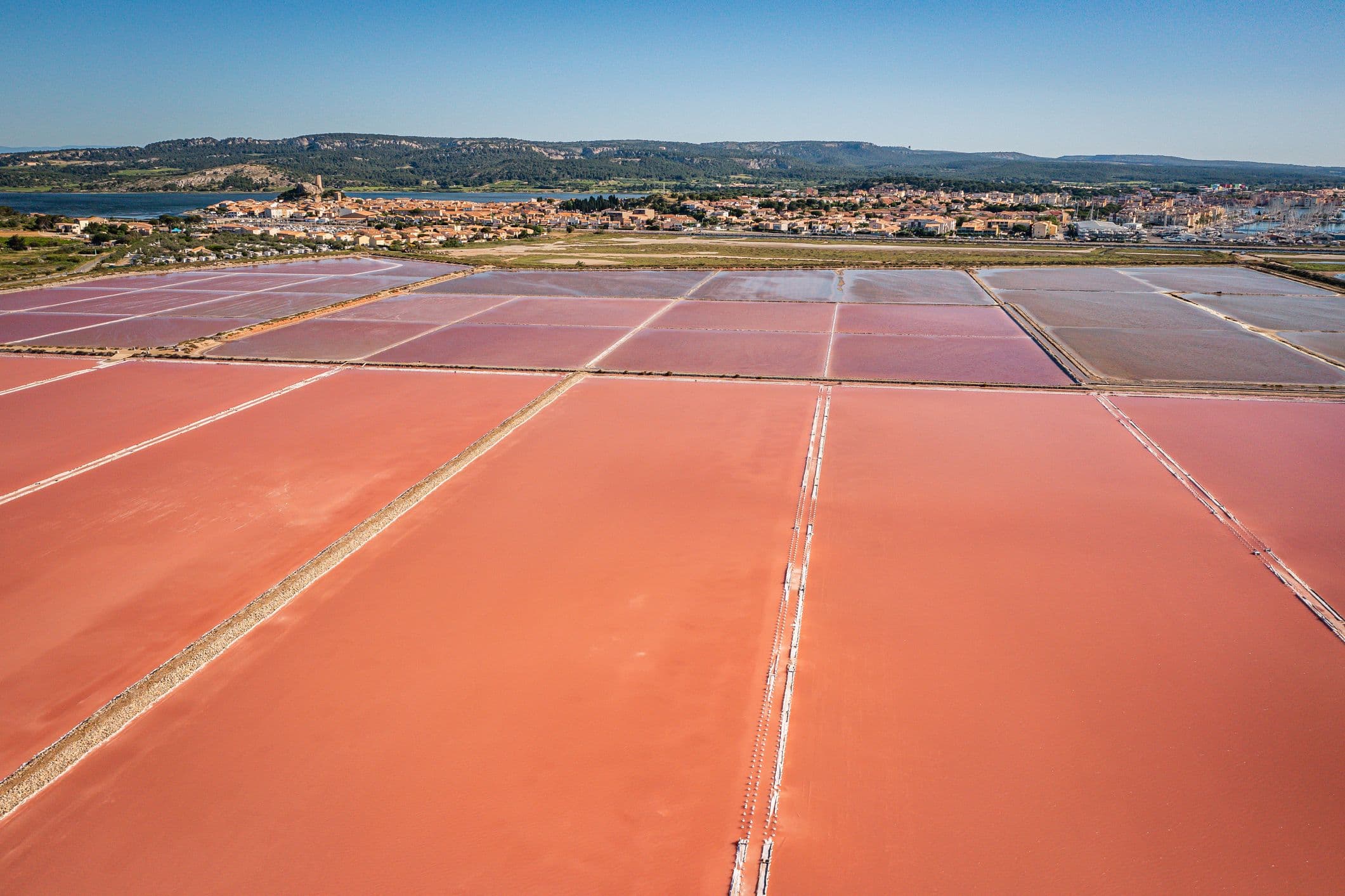 Le village de Gruissan, bordé par les salins road trip Narbonne