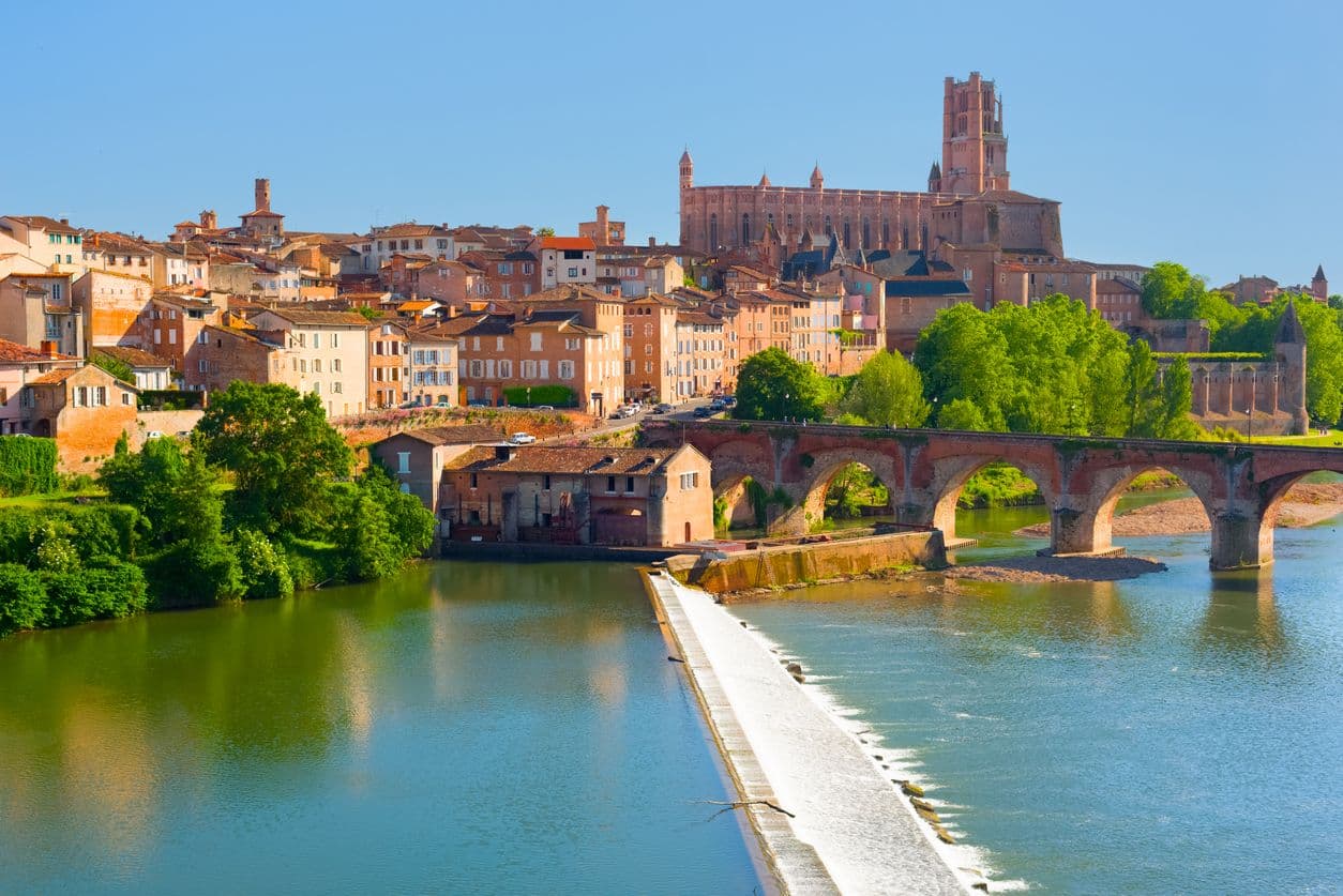 Point de vue sur le centre-ville depuis le vieux pont ©SergiyN - IStock
