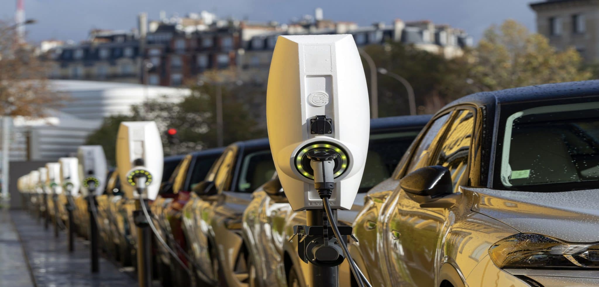 Electrique ou hybride rechargeable : de quelle voiture avez-vous besoin ?