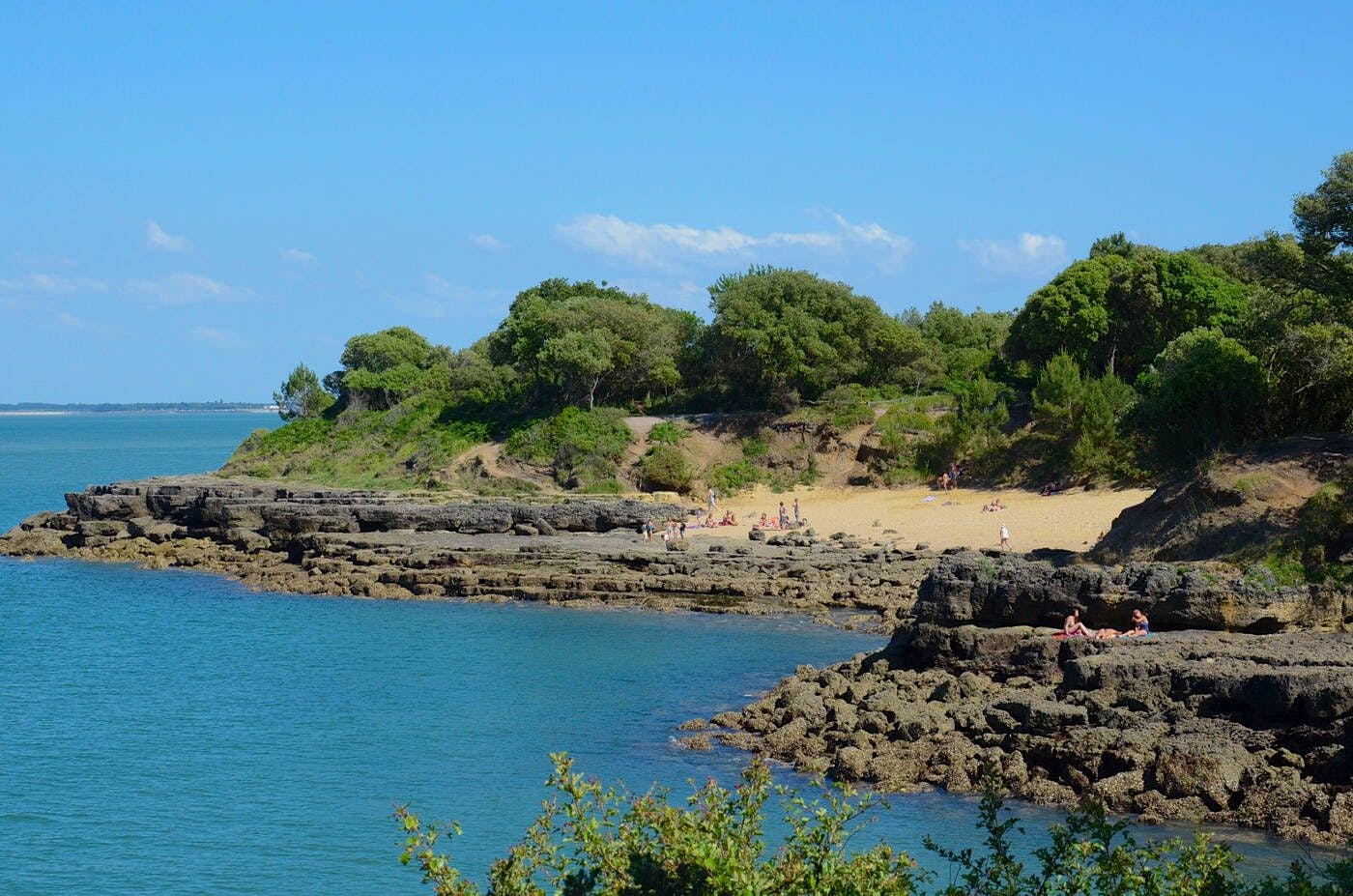 La Baby plage de l'Île d'Aix, surnommée ainsi pour sa ressemblance avec les plages méditerranéennes. ©Samuel Courtois