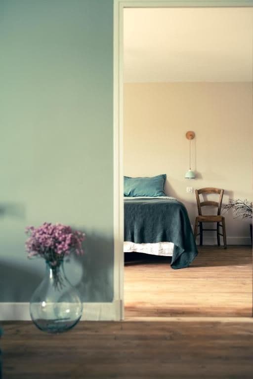 Des chambres décorées avec raffinement et un jardin naturel font le charme de Maison Léonard. ©Maison Léonard du Ventoux.