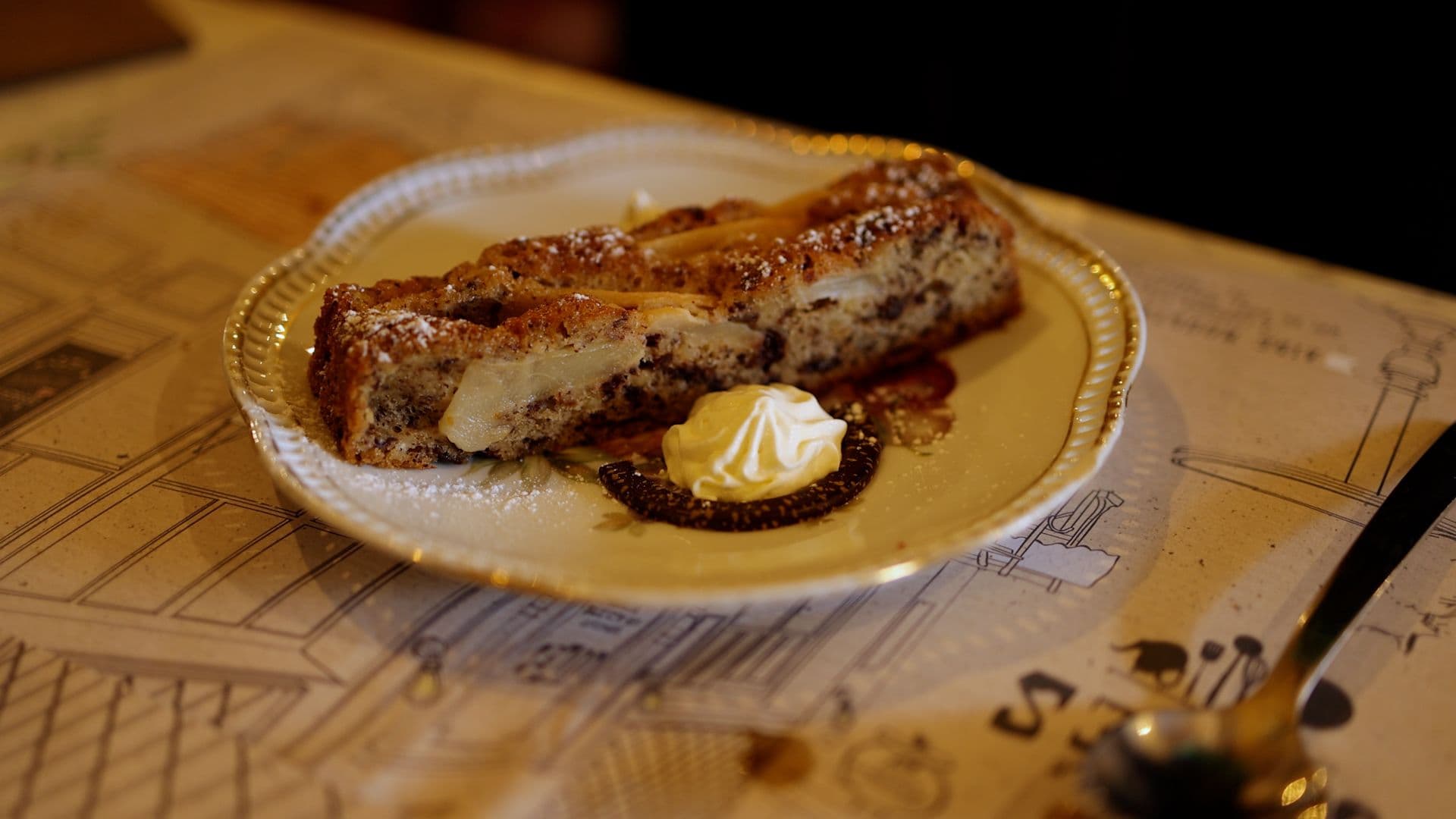 Le moelleux noisette poire chocolat du restaurant Chez l'Oncle Jules.